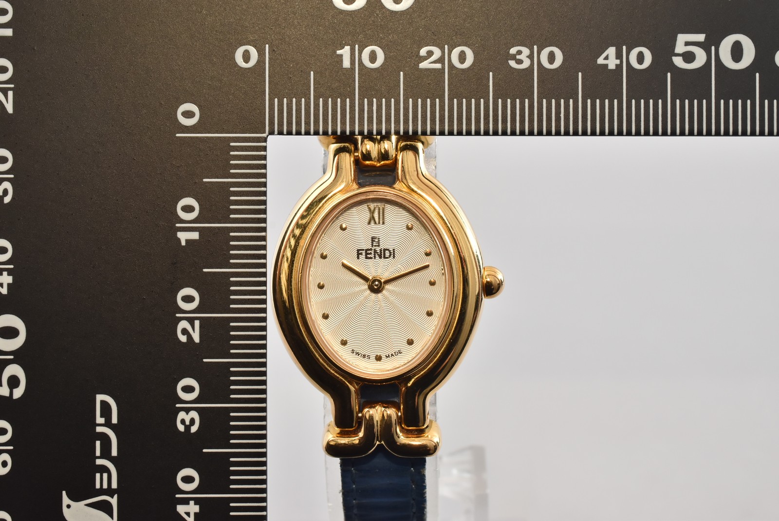 BOX Vintage FENDI Chameleon 640L 5 Change Belts Gold Ladies Qz Watch From JAPAN