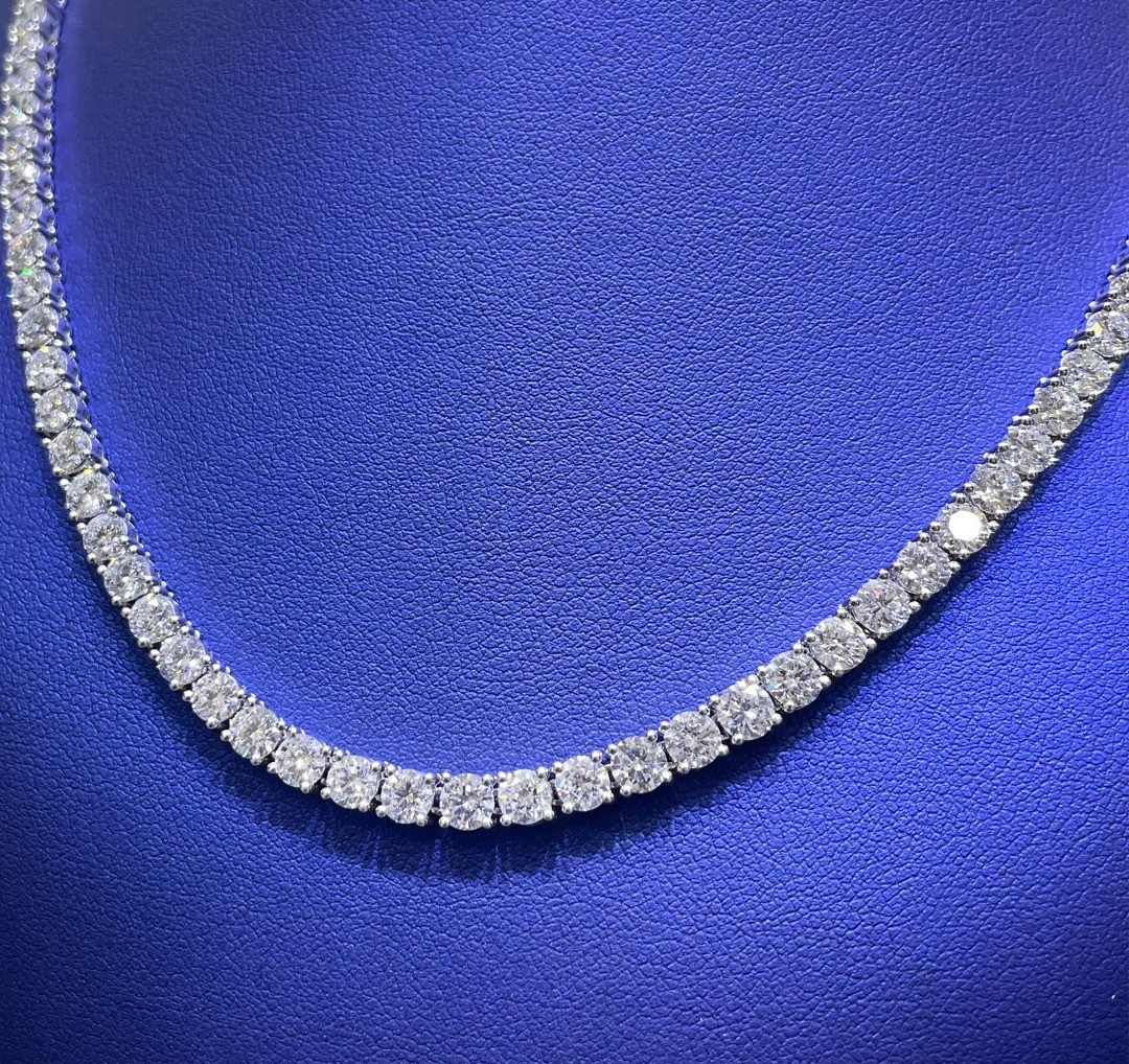 15.0 CTW Round Cut VVCS1 Moissanite Tennis Necklace In 14k White Gold Plated