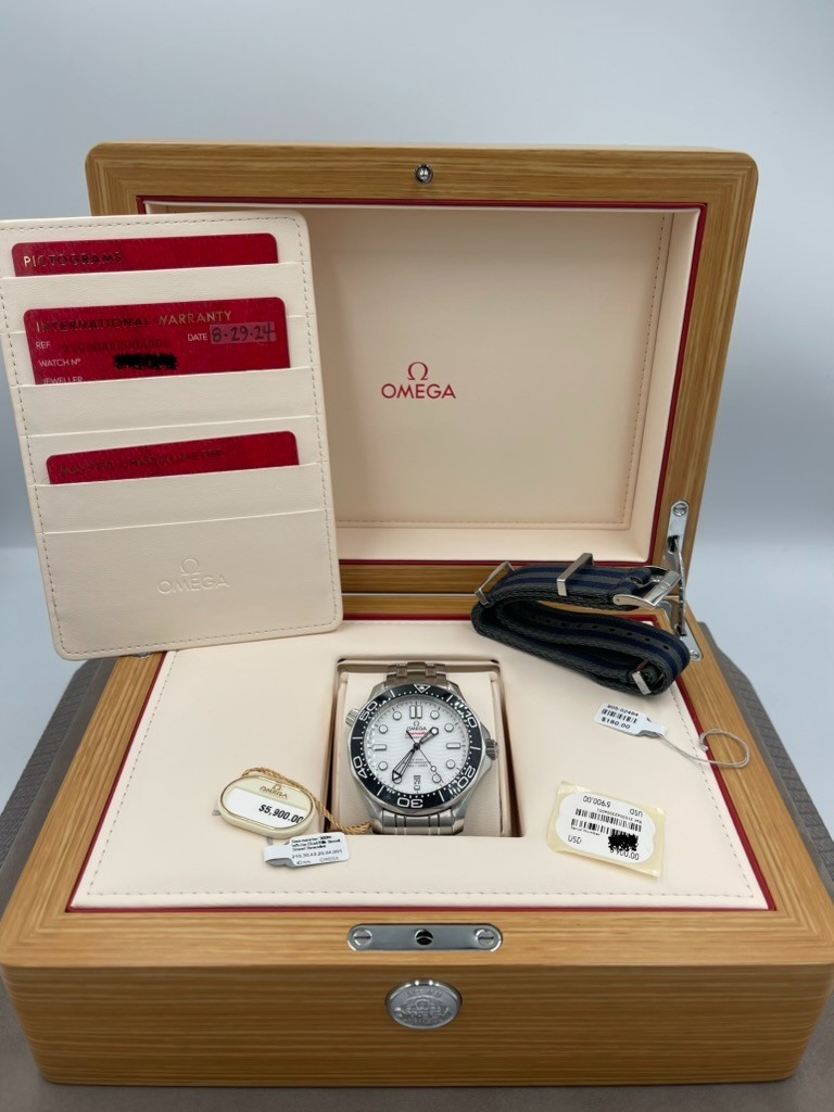 Omega White Dial Seamaster Chronometer Diver 300m 210.30.42.20.04.001 (2024)