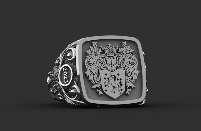 Men’s Gold Custom Coat of Arms Family Crest Signet Ring – Luxury Heraldic Ring