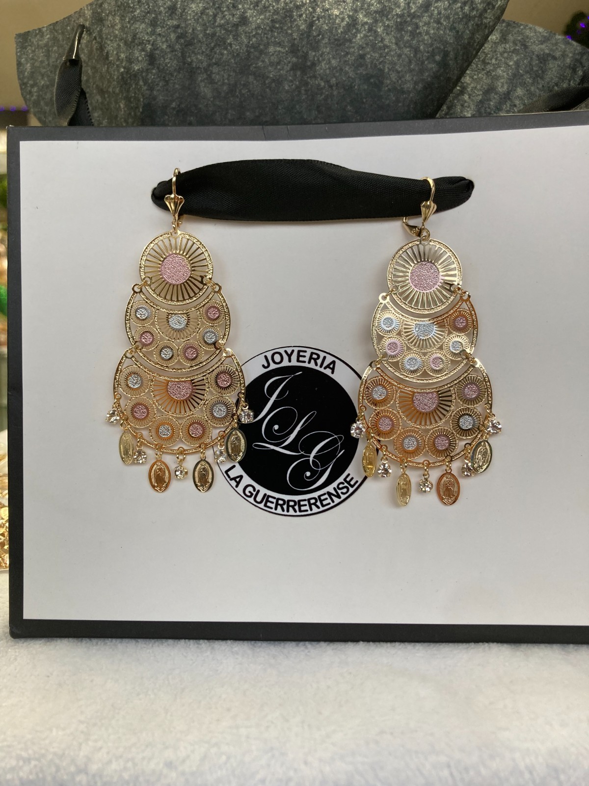 Aretes de oro laminado para mujer