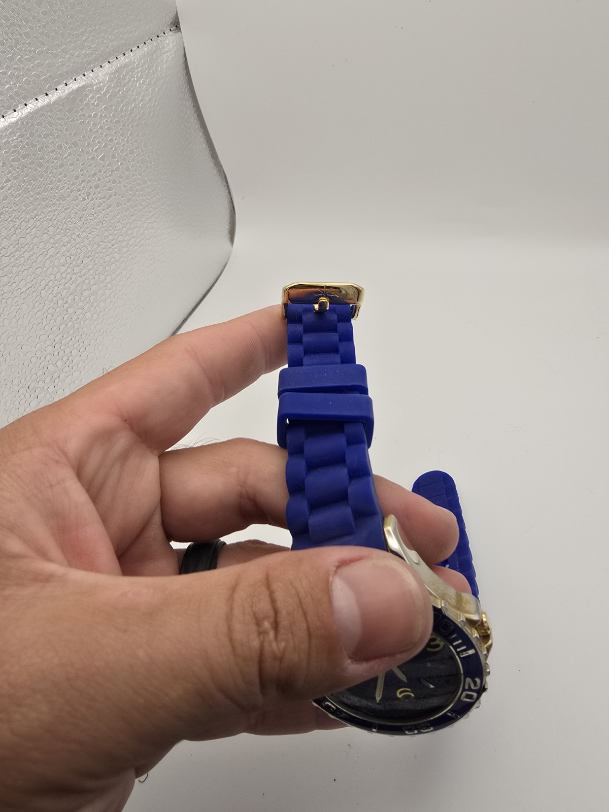 Isaac Mizrahi Live Women’s Quartz Analog Watch Blue Dial Gold Tone SS Case 30m