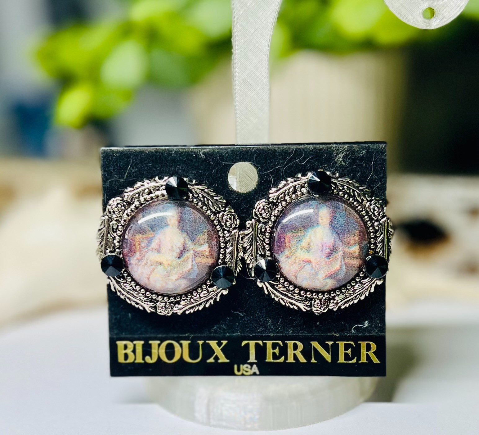 Vintage Bijoux Terner Large Round Victorian Woman Portrait Clip Earrings