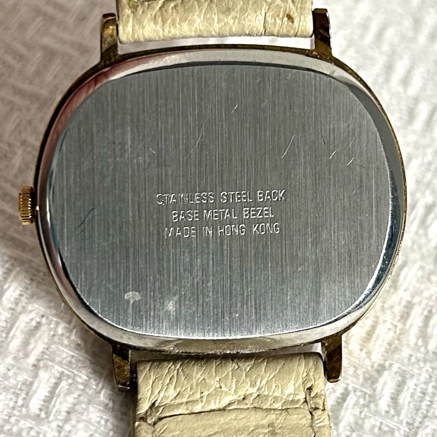 VTG Watch Hand Painted Robin Bird in Snow Artwork Dial Beige Leather New Battery