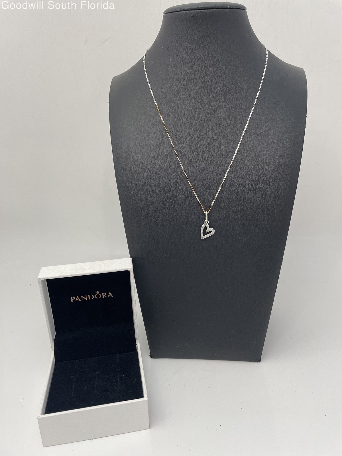 Pandora Silver 925 ALE Necklace Weight 3.0g. In Box