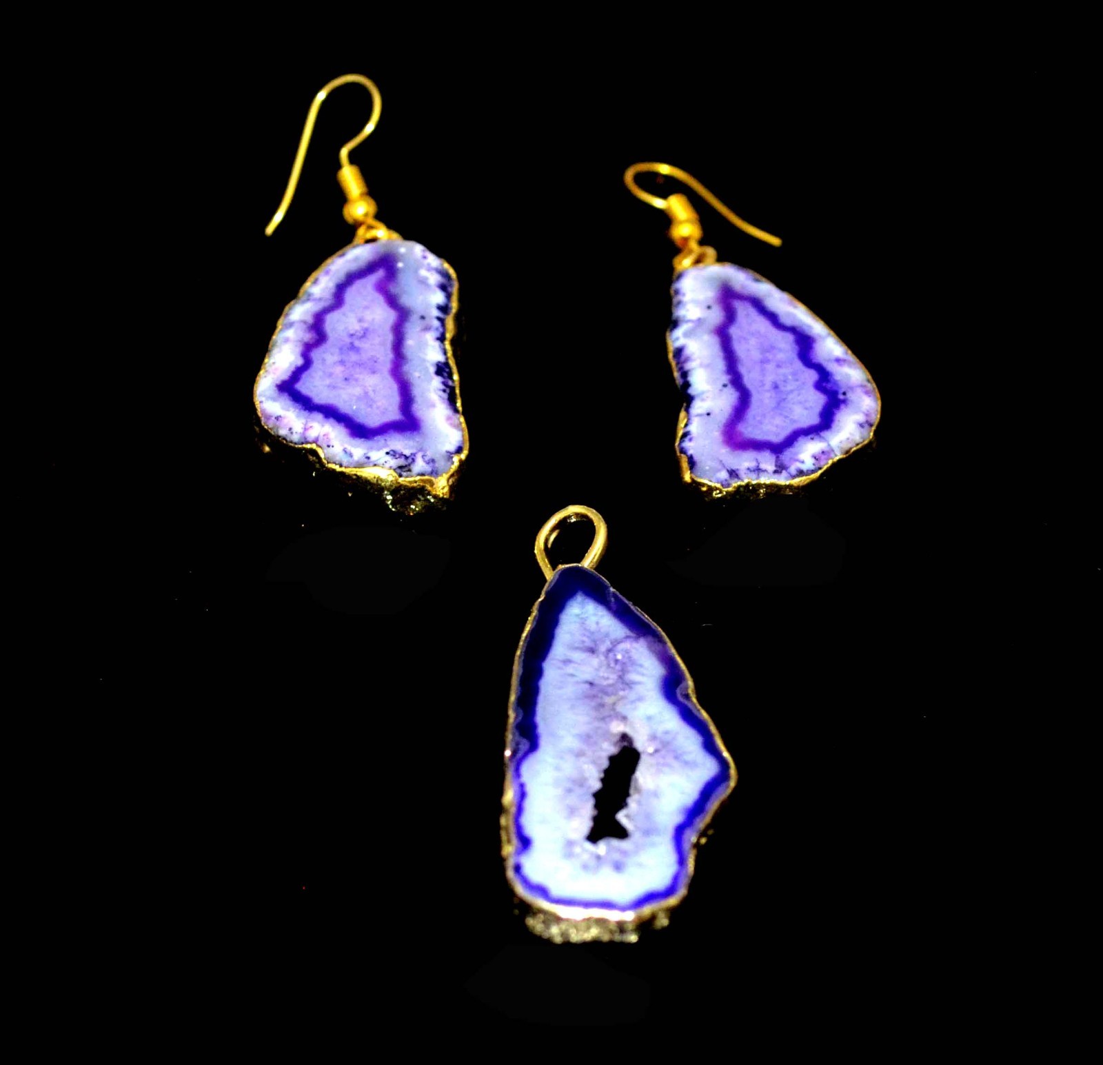 99Ct. Gold Electro Plated Purple Agate Gemstone Pendant Earrings Set-A578