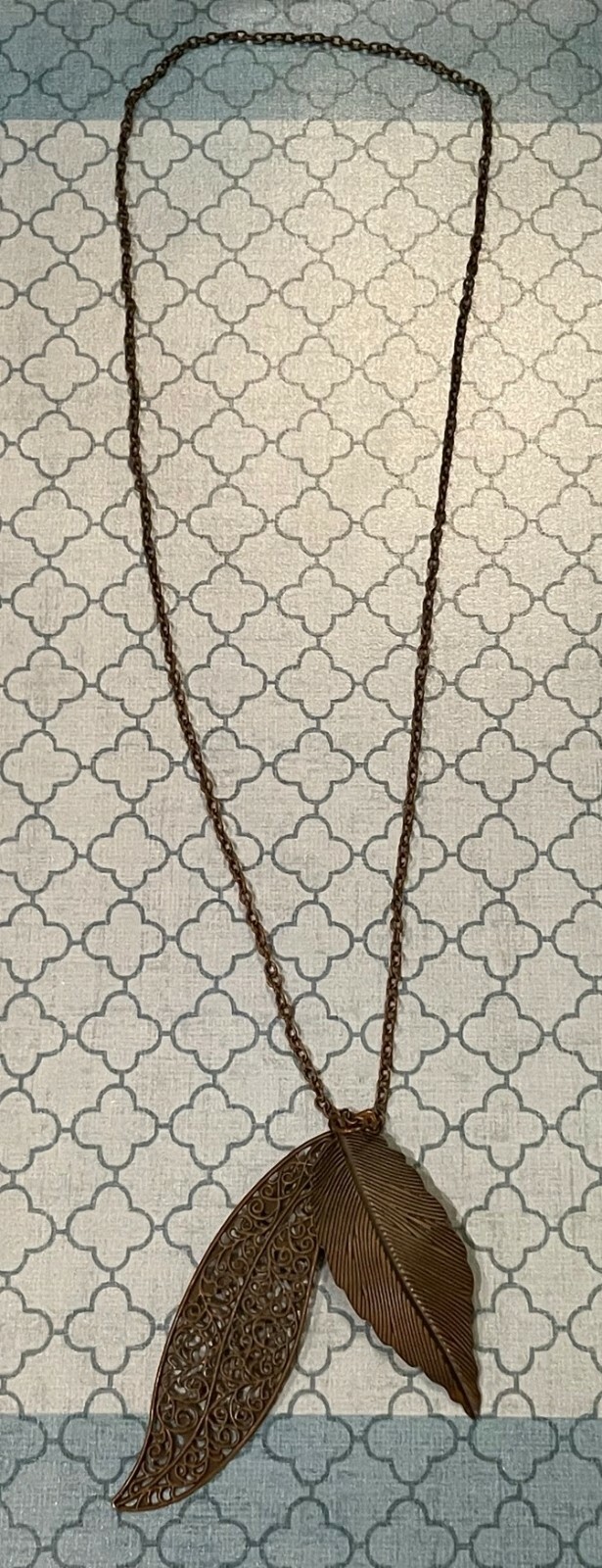 ✅ 28″ Long Bronze-Tone Chain Necklace 2 Leaf Leaves Fish Tail Shape