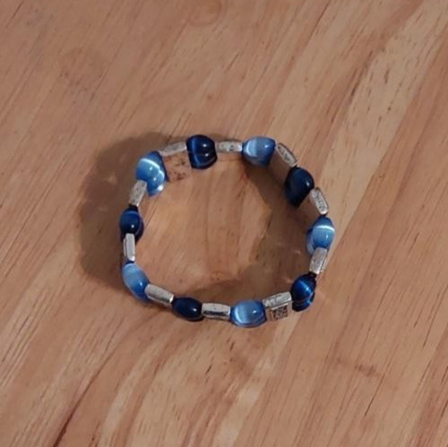 Blue beaded Silvertone Stretch Bracelet