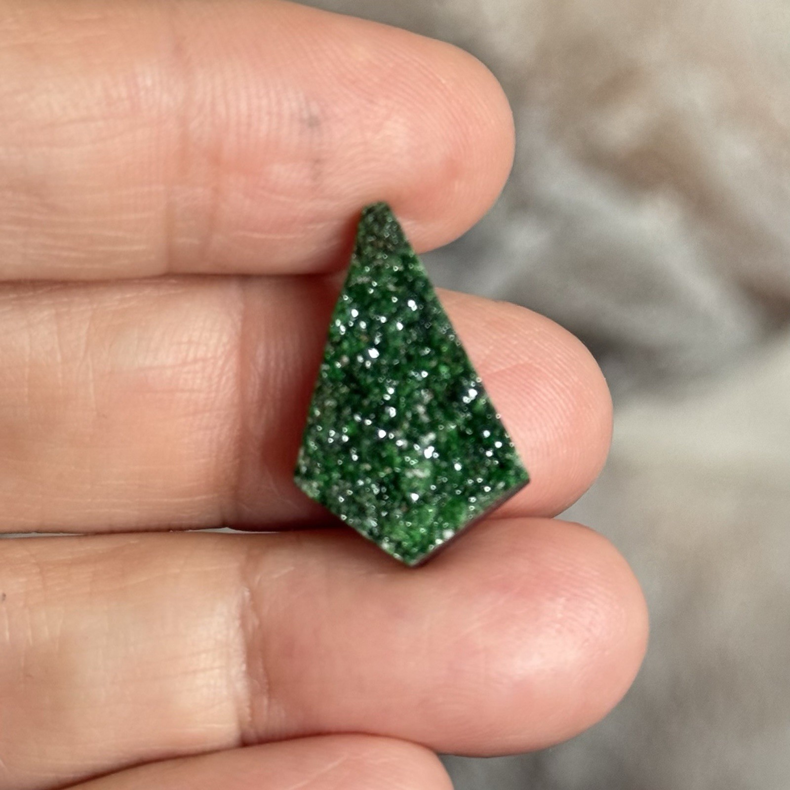 11.10ct 22x14x4.7mm Fine Uvarovite Green Garnet Drusy Kite Cabochon Loose Stone