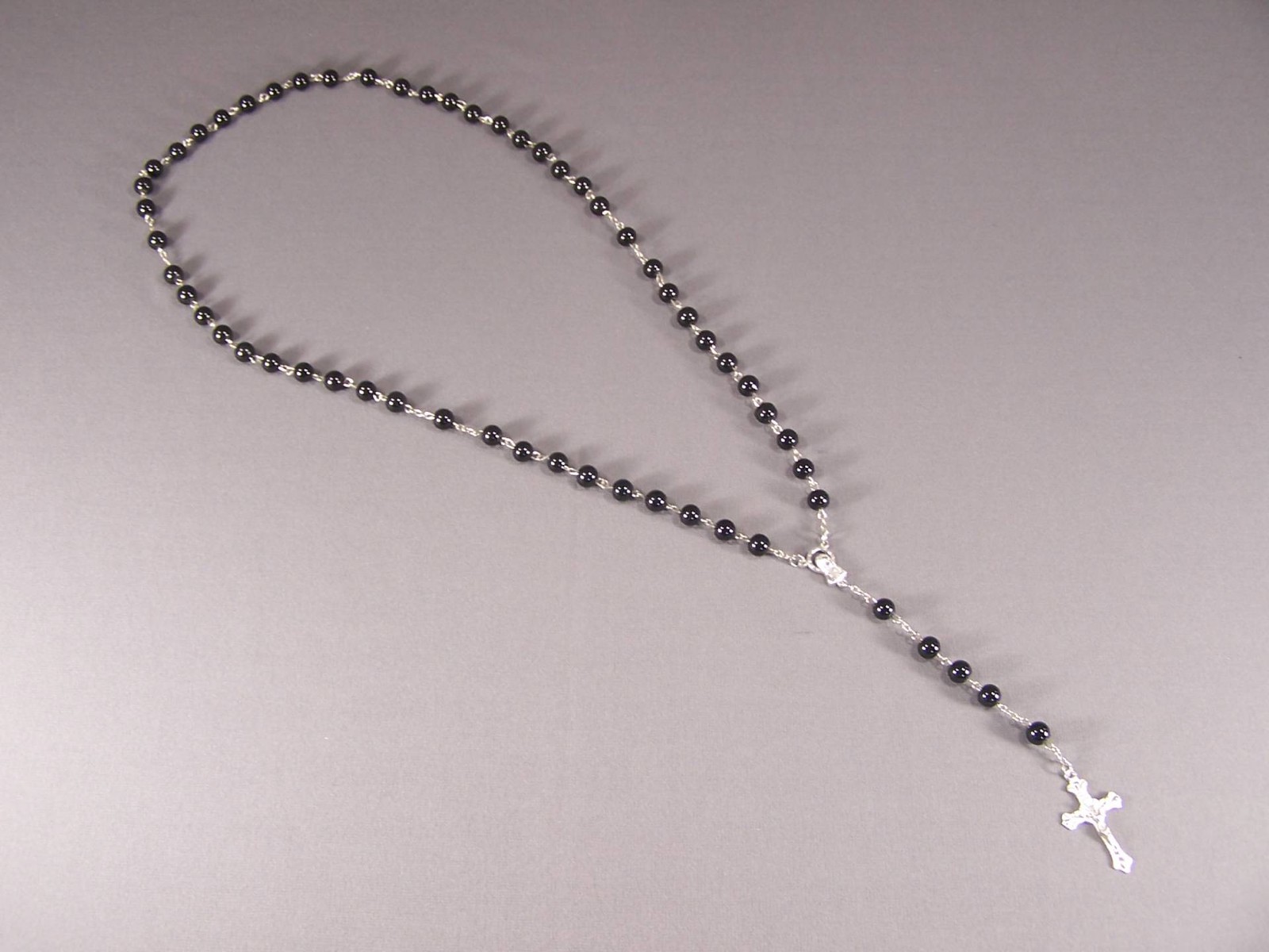 Black faux pearl glass bead beaded rosary silver cross 30″ long necklace