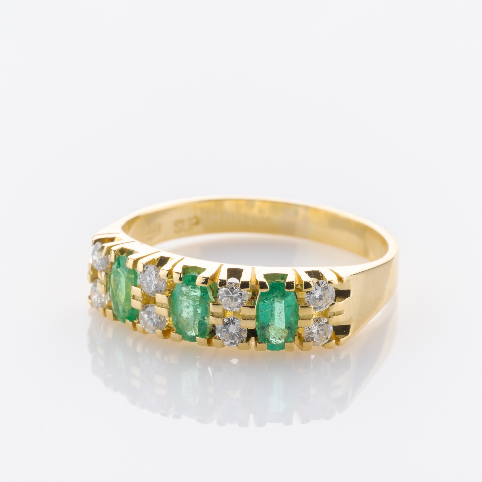 0.70 ct Emerald and 0.24 ct Diamond Ring in 18K Yellow Gold