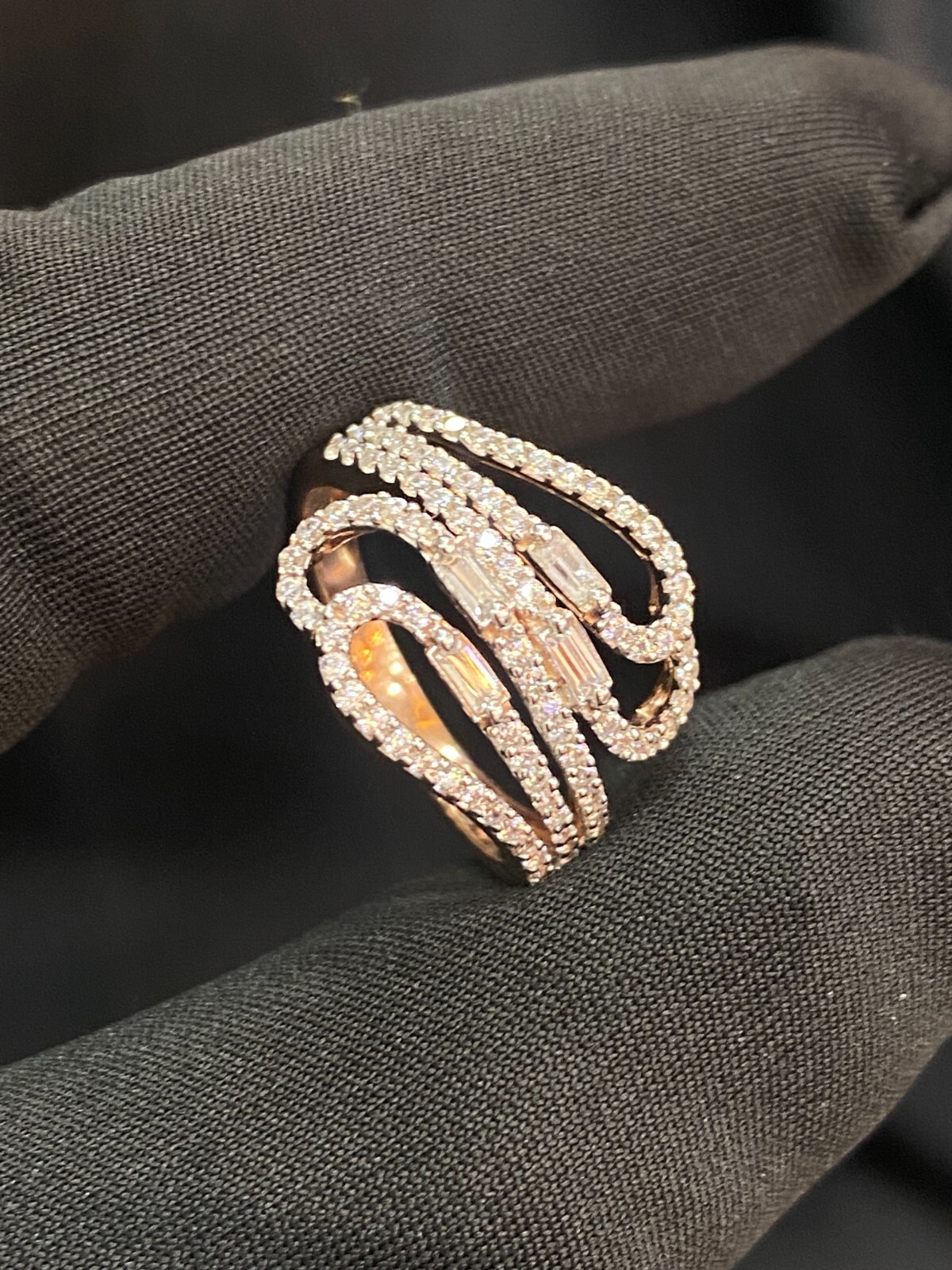 Pave 0.89 Ct Round Baguette Cut Diamonds Women Anniversary Band Ring In 14K Gold