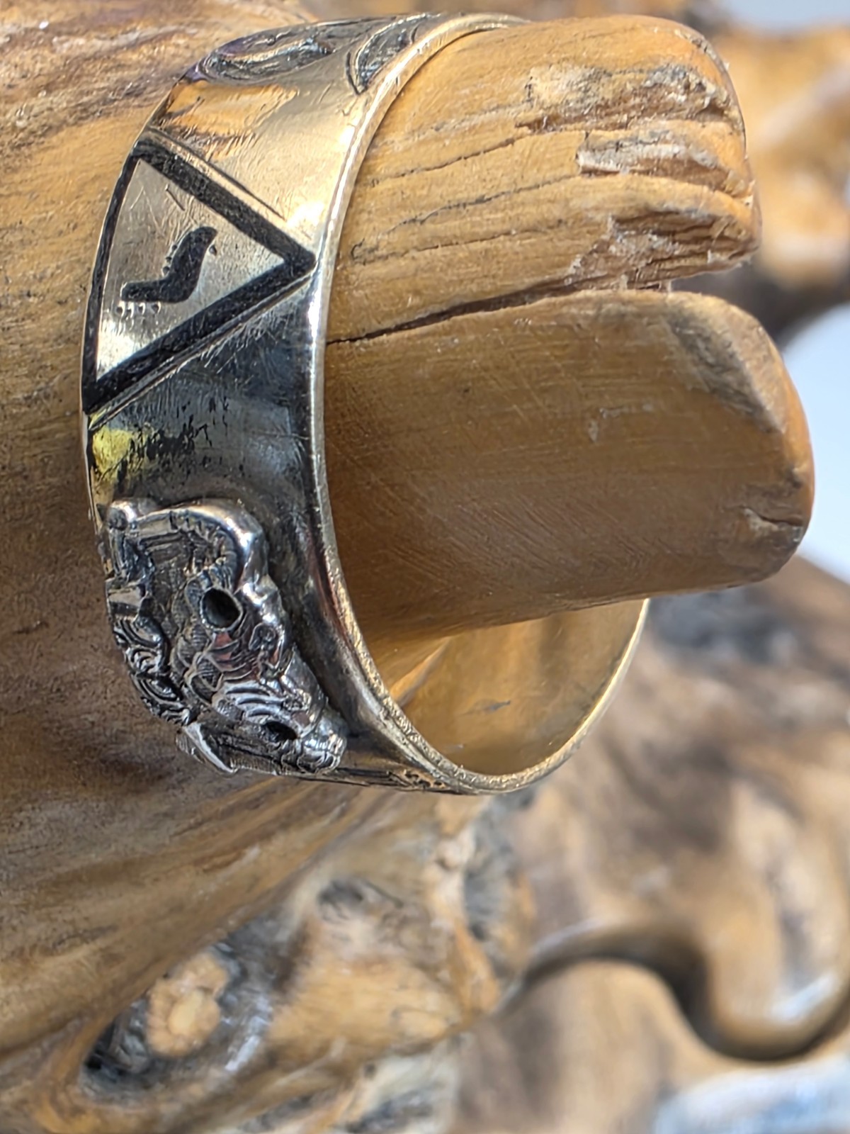 14K Scotish Masonic Ring Insciption “Virtus Junxit Mors Non Separabit,” Antiq
