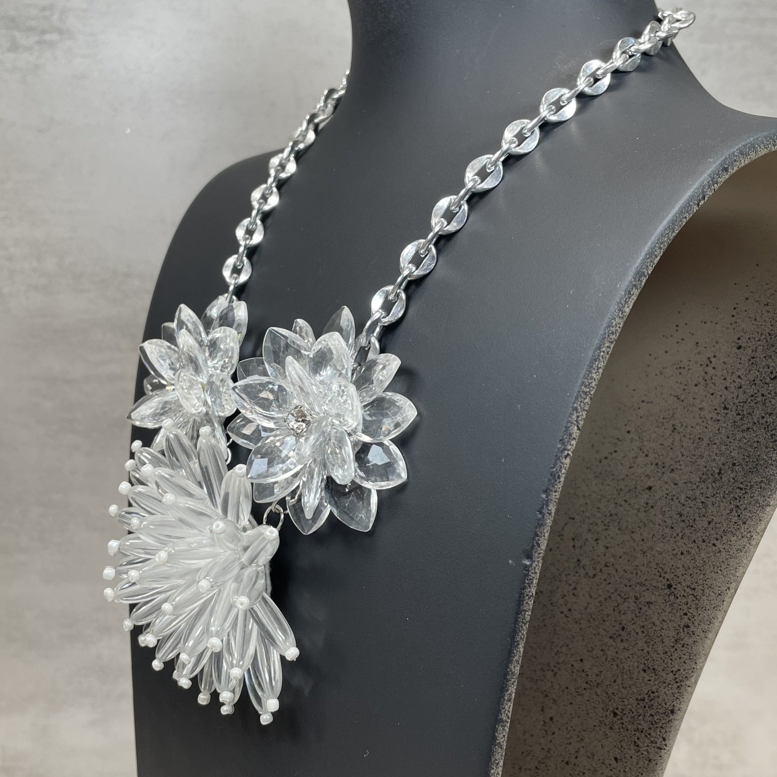 Chunky Clear Acrylic Flower Cluster Statement Bib Necklace Silver Tone Chain