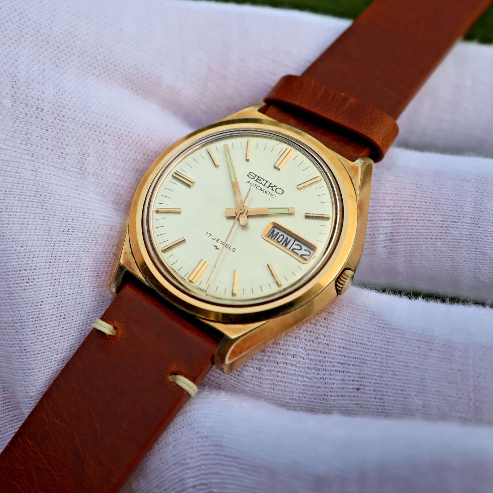 Vintage 1982 Seiko 5 Automatic 7006-7079 Day Date 36mm Japan Men’s Watch