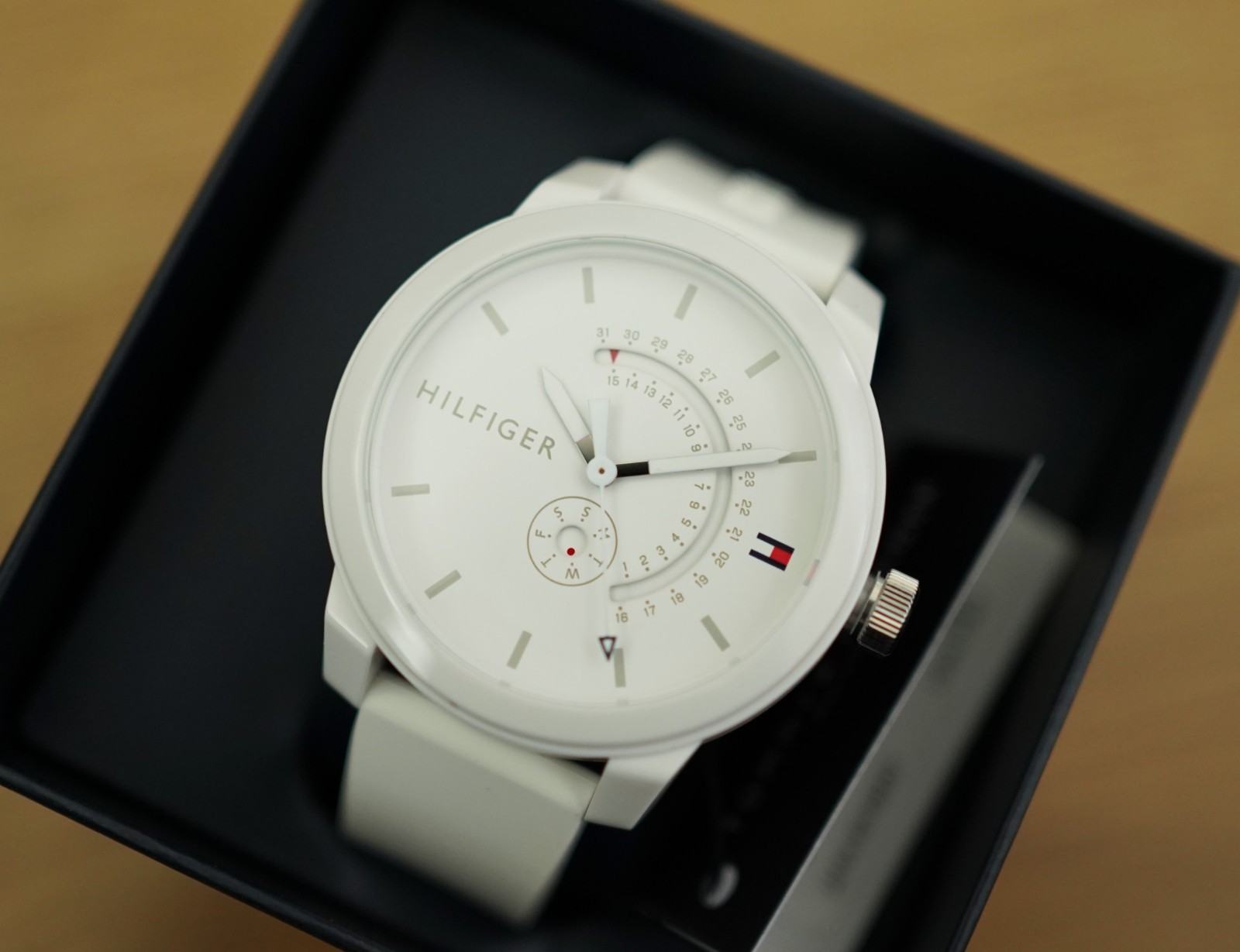 New Tommy Hilfiger White Steel With Silicone Strap Watch Mens 1791481 RRP £179