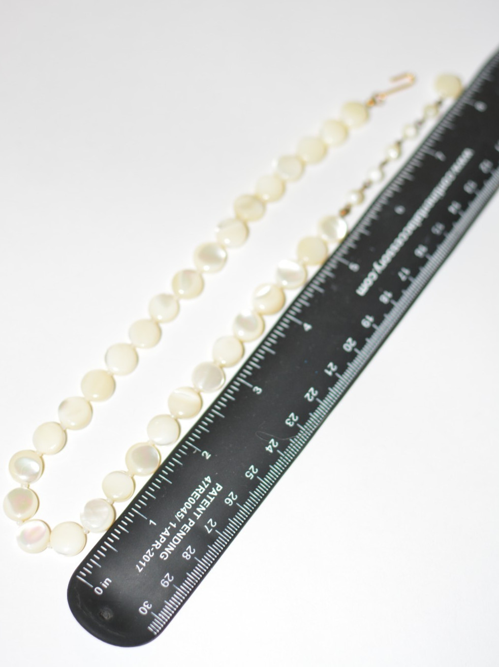 Vintage mother of pearl MOP round disk necklace with hook clasp 16 inches