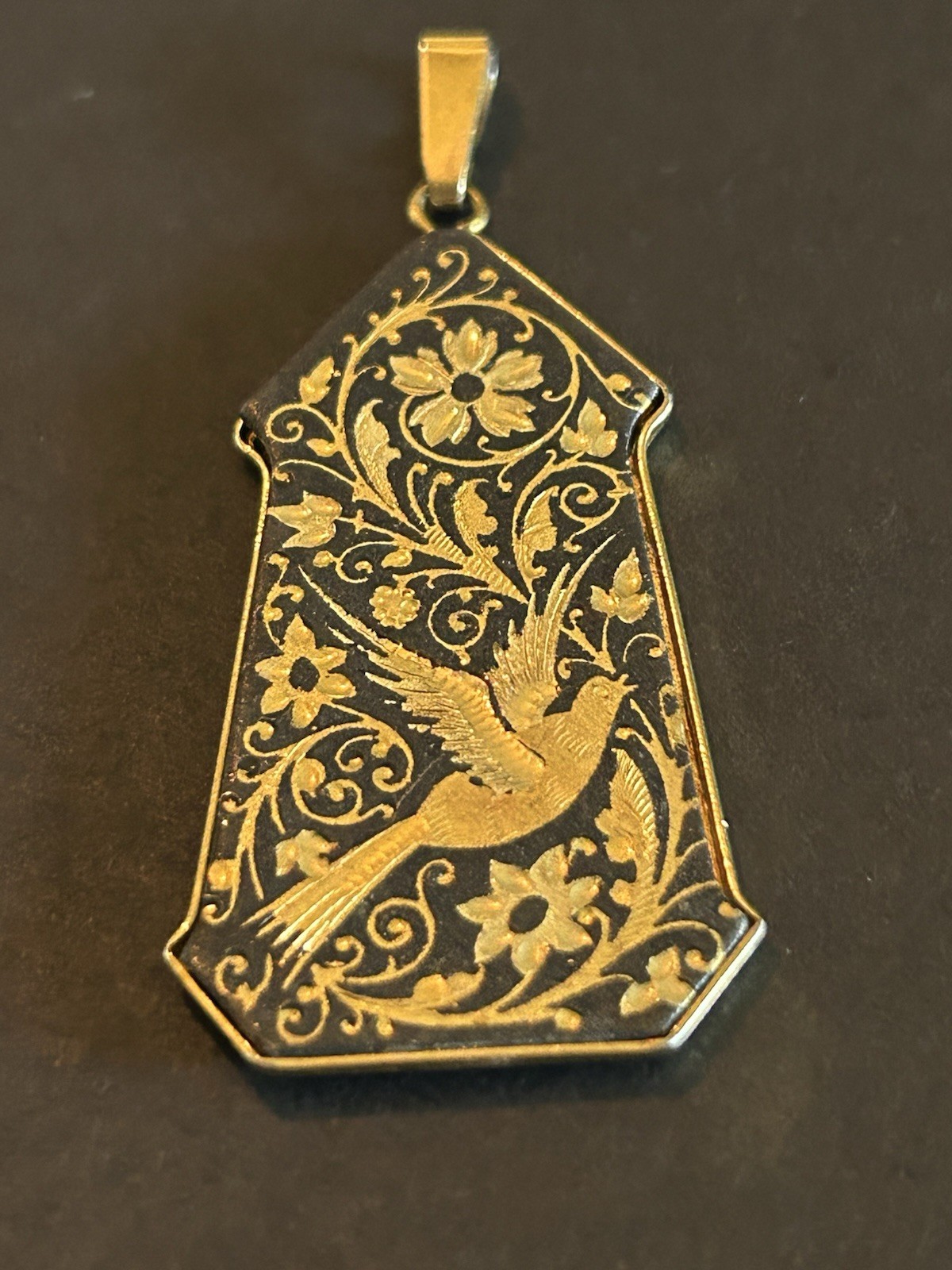 Vtg Gold Black Accents Pendant Unique Shape STUNNING Bird & Flower Motif Floral