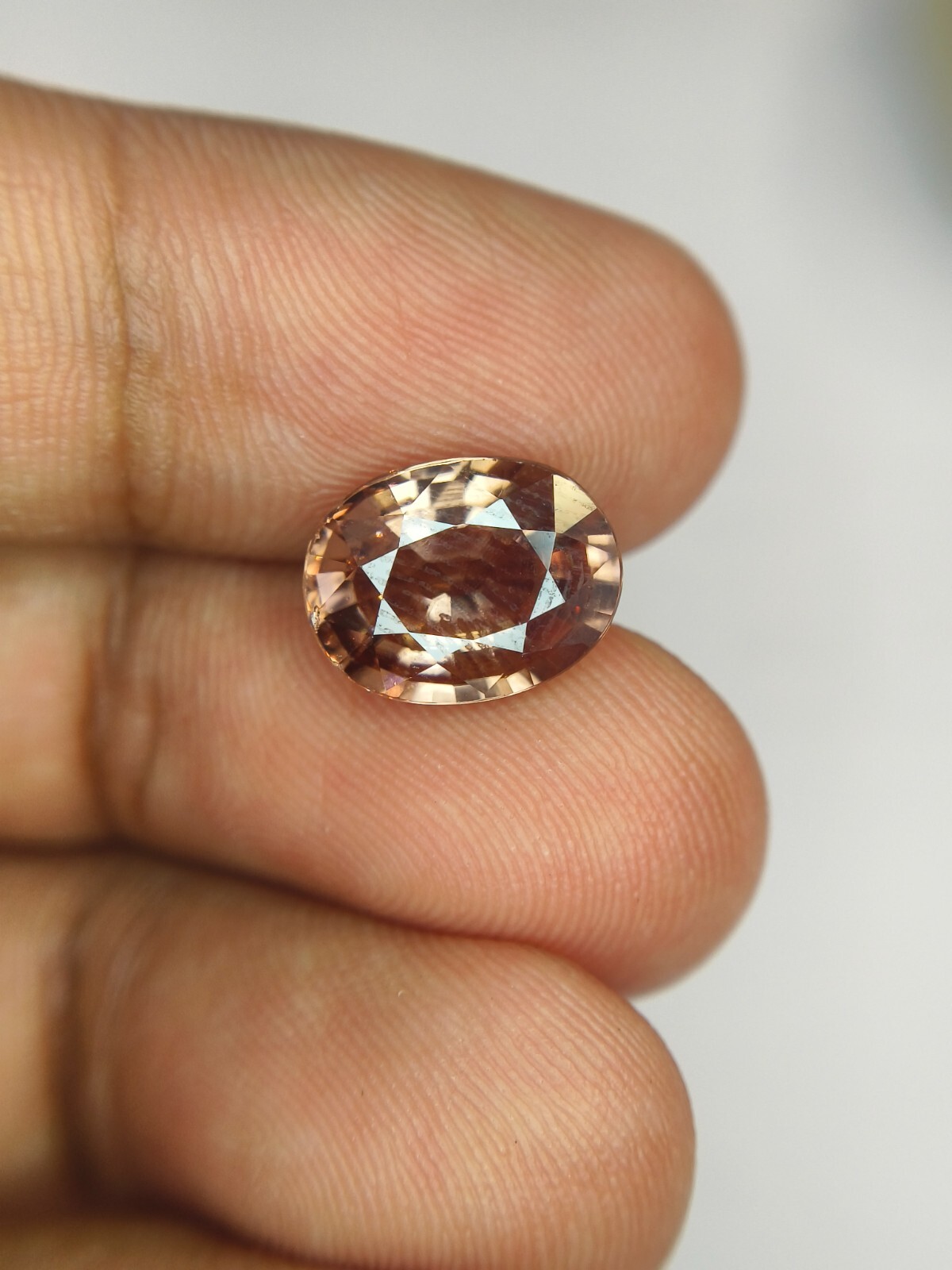 5.60 cts A BEAUTIFUL BROWN ZIRCON WITH PERFECT OVAL SHAPE WITH GOOD LUSTER !