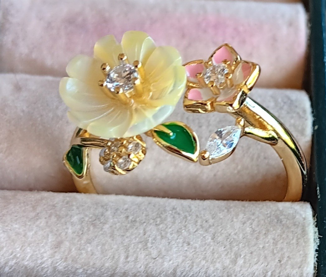 925 Sterling Silver Ring Flower Mother Of Pearl Gemstone Enamel Flower Size 9