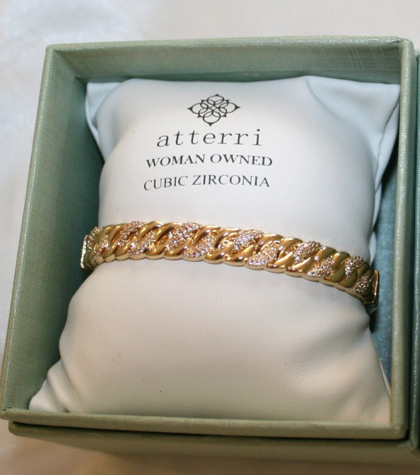 GOLD TONE METAL CUBIC ZIRCONIA CUFF BRACELET Push lock Cuban Links NIB ATTERRI