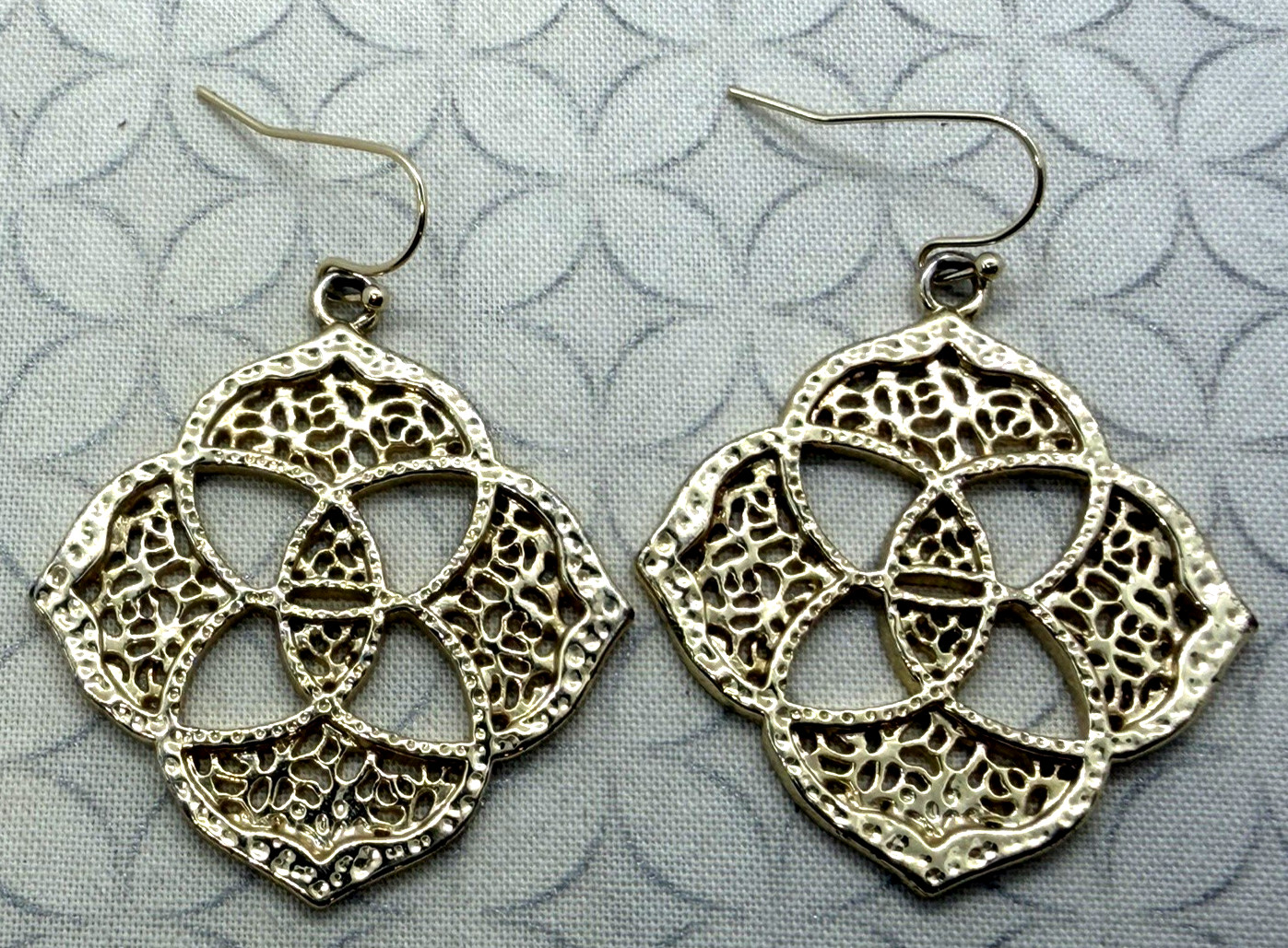 Kendra Scott Logo Dawn Drop Earrings Gold tone Used (H)