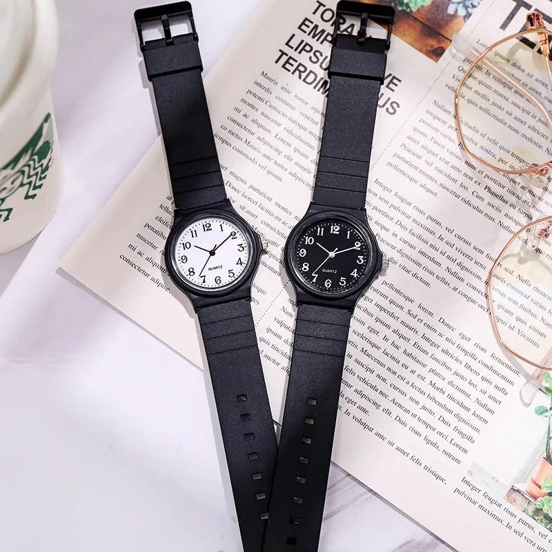 Black Resin Strap Quartz Wrist Watch – Ultra-Thin Analog Design for All Ages