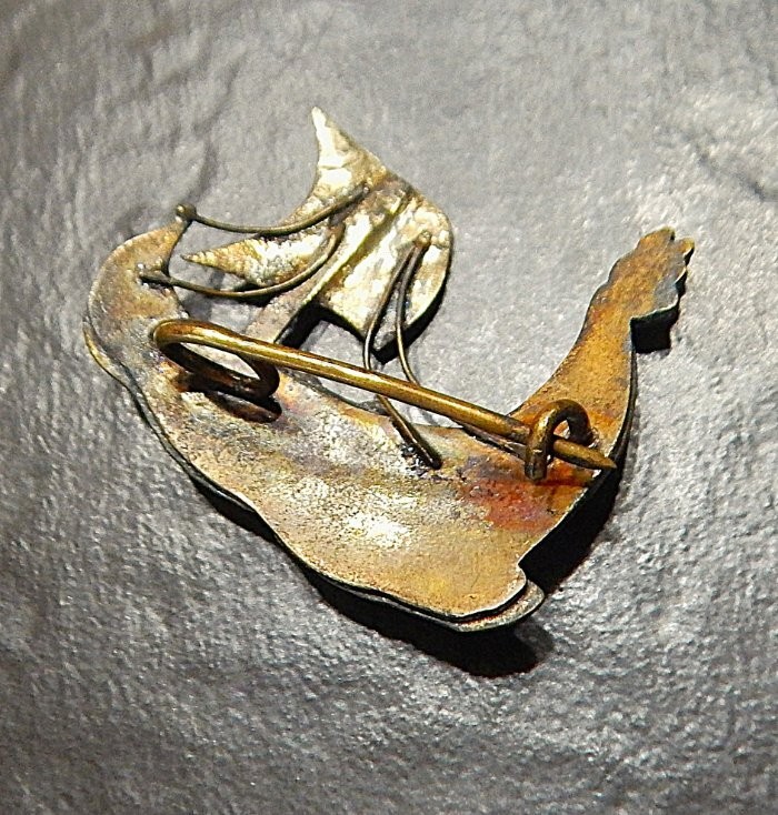 Vintage Scandinavian Primitive Viking Ship Handcrafted Brass Pin ~ ESTATE