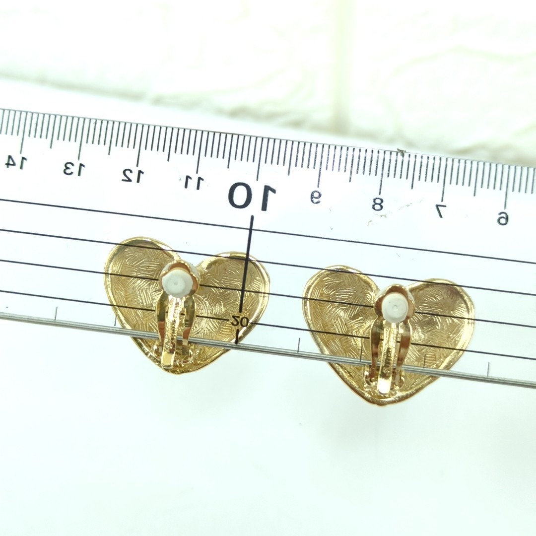 Vintage Givenchy Gold Tone Heart Clip On Earrings Bijoux Logomania 03772301