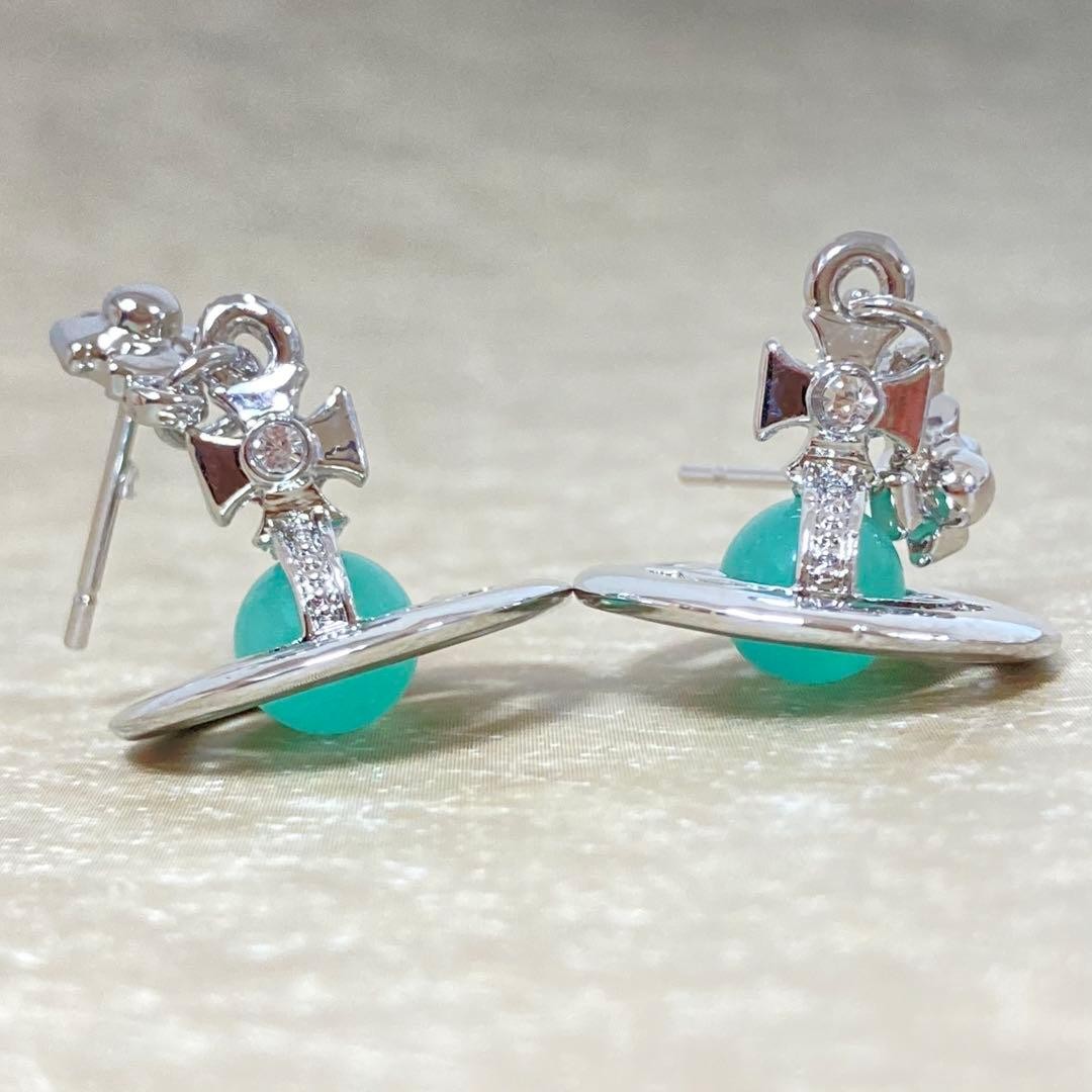 Petite Orb Earrings Silver Green 2.5cmx1.4cm with drawstring