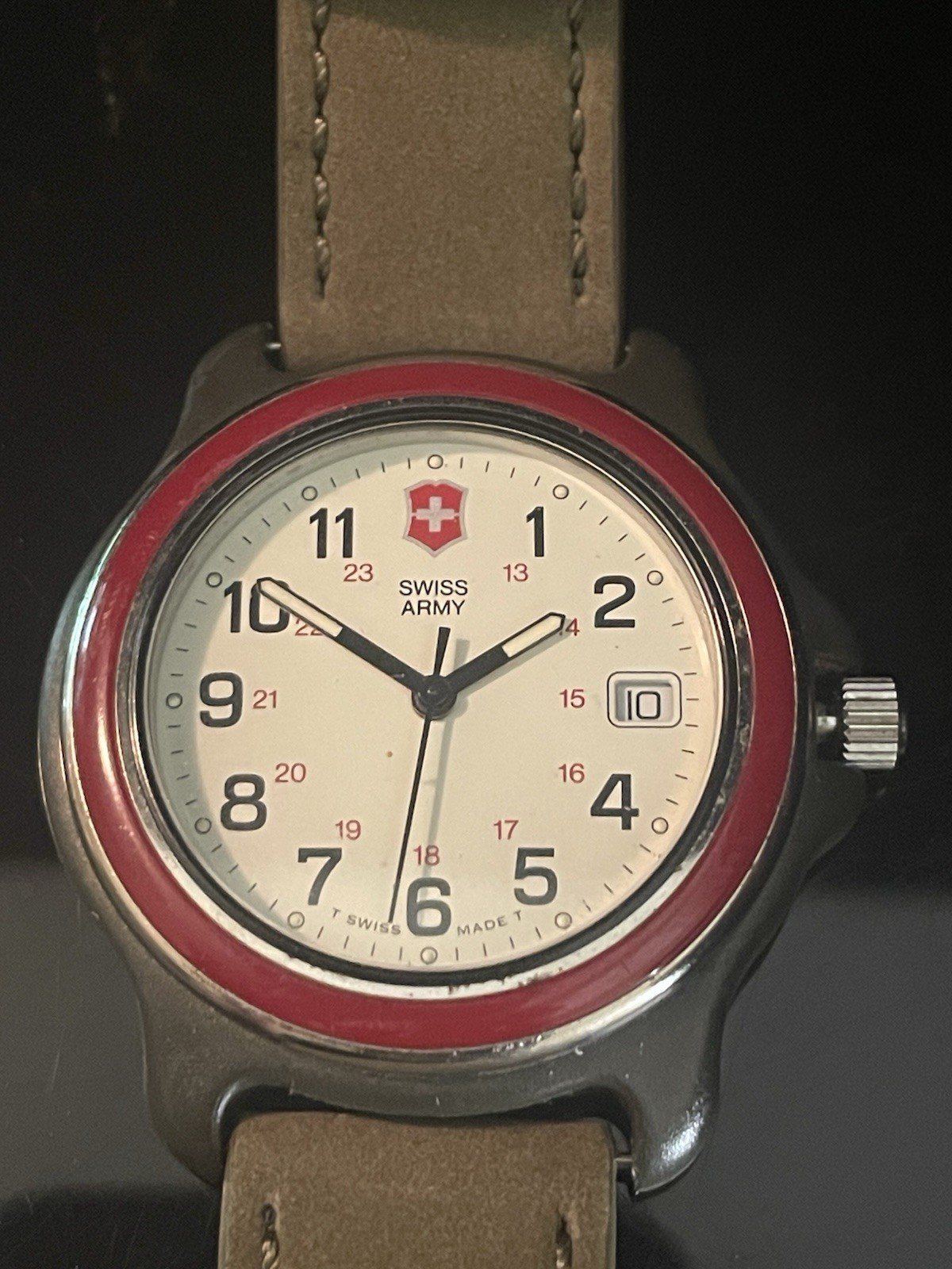 Vintage Swiss Army Marlboro Adventure Team Quartz Field Watch Box Papers 36mm