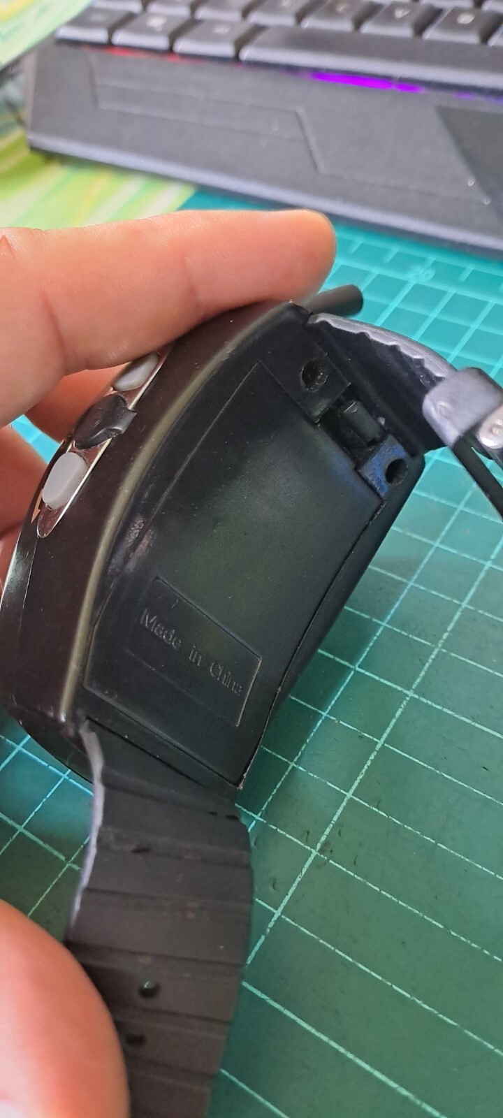 Free Talker Watch Walkie -Talkie Radio *Working but need new Battery*