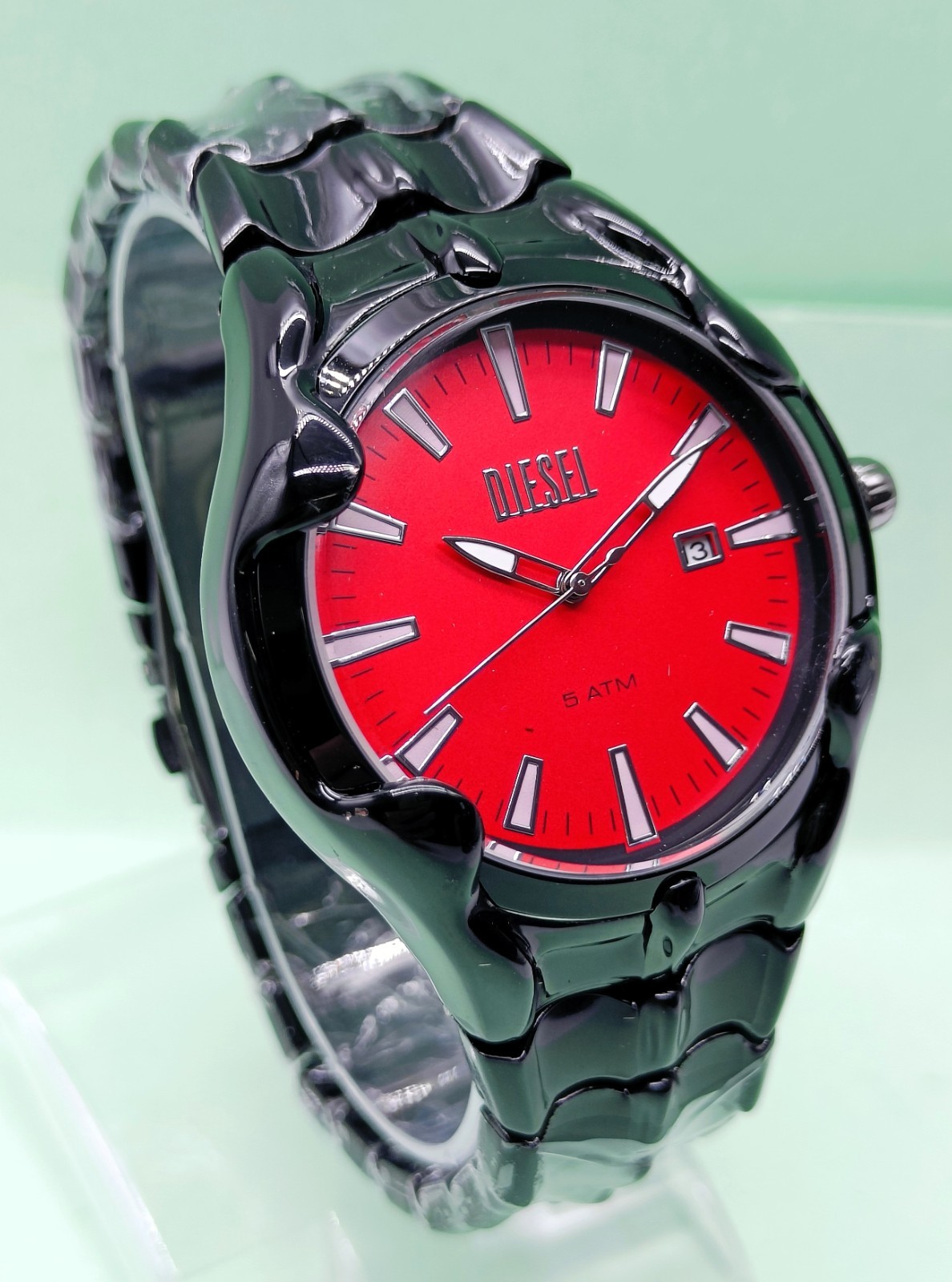 Fabulous Diesel Date Indicator Analog Dial Color Red Quartz Men’s Wrist Watch