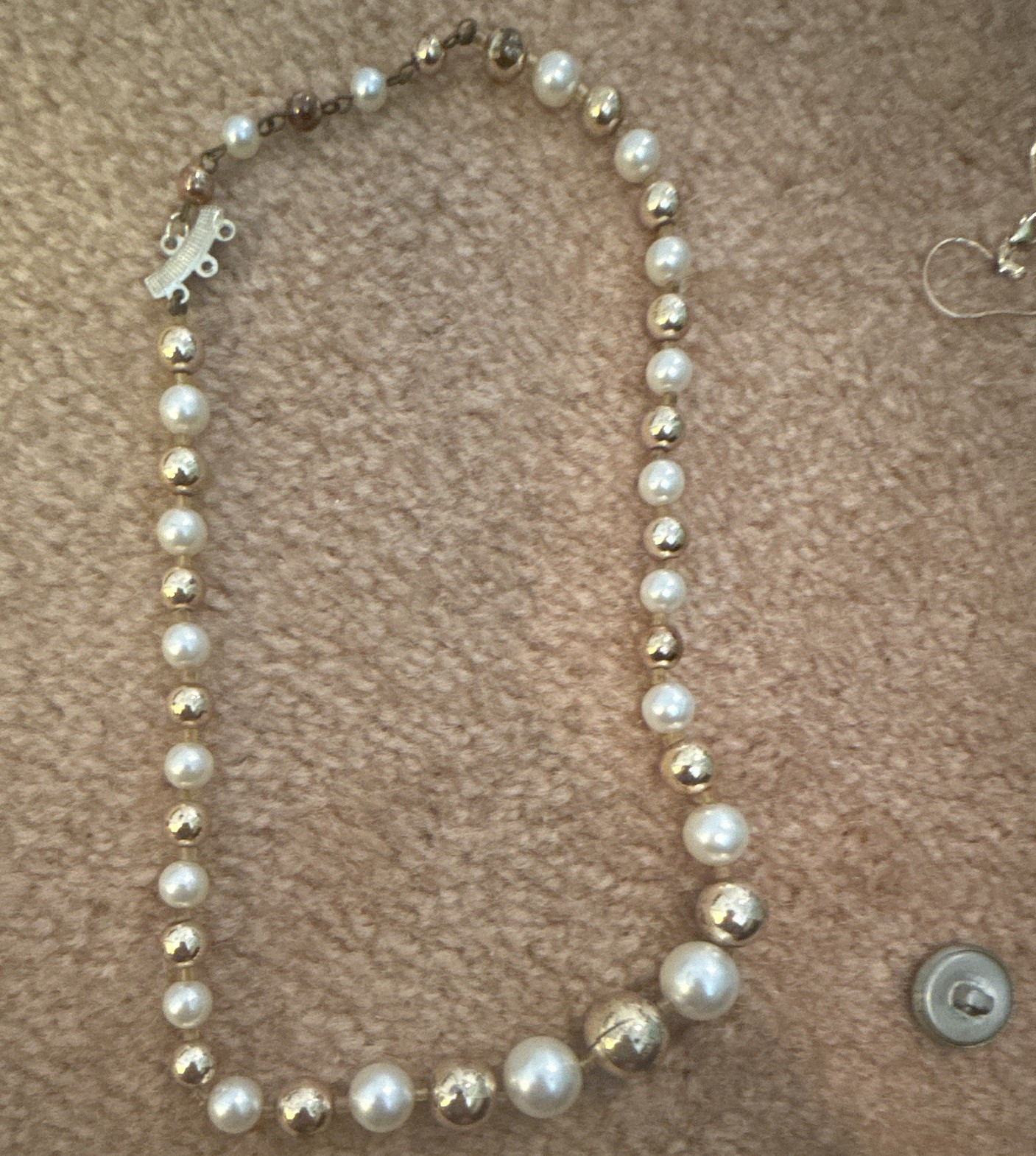 White Round Pearl & Gold-Tone Beaded Necklace, Ball/Bead Chain, Hook Clasp