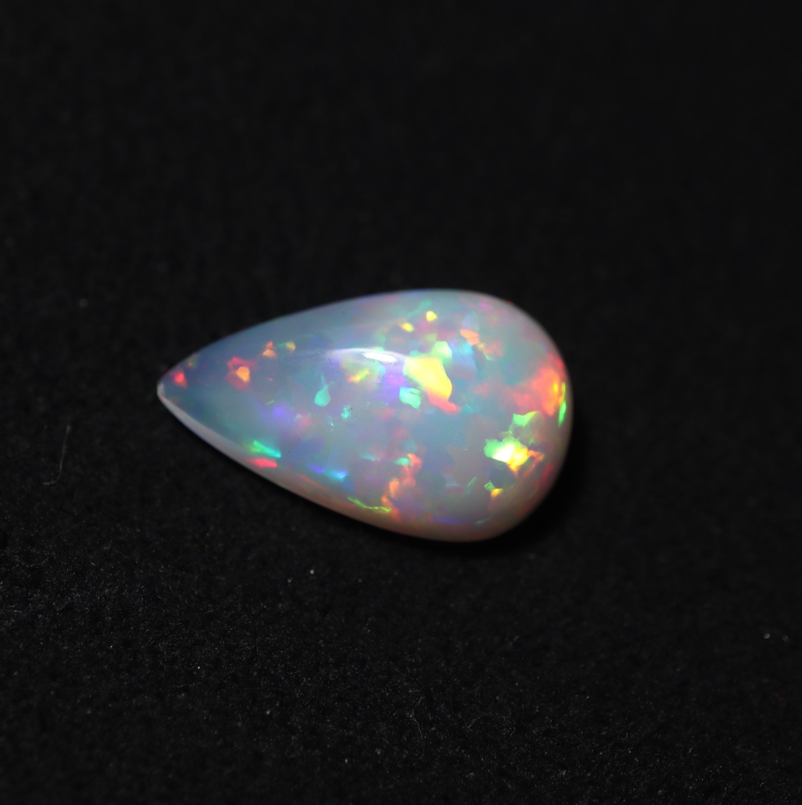 4.2 Cts 16.5×10.2 MM Natural AAA Green Red Yellow Fire Ethiopian Opal Pear