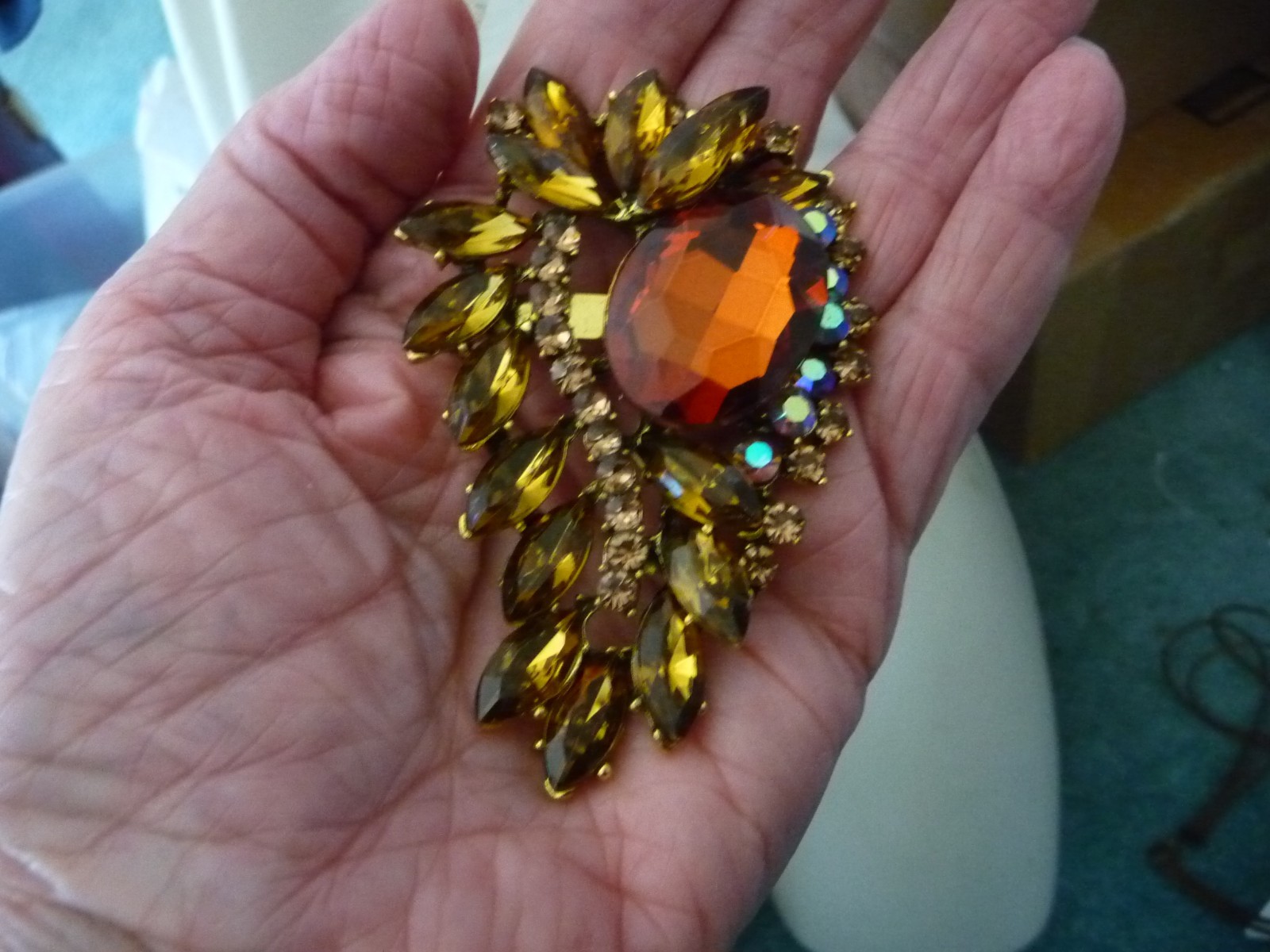 3”L X 2” W BROUCH BROWN & ORANGE RHINESTONES STATEMENT PIN #32/7