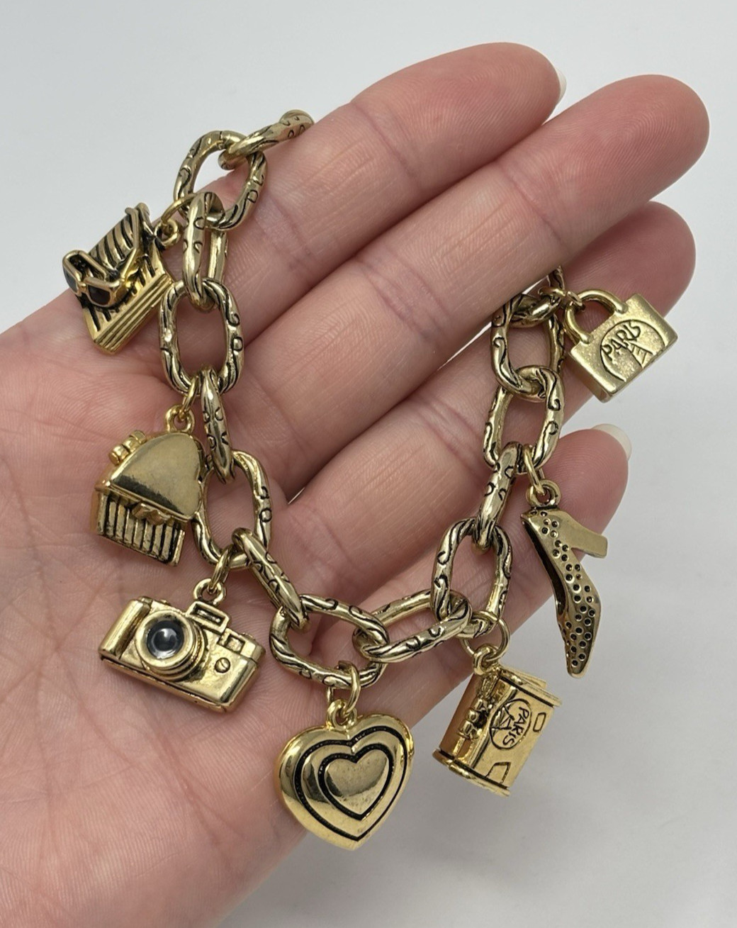 Travel Vacation Theme Toggle Charm Bracelet Gold Souvenir Suitcase Paris 7.5″