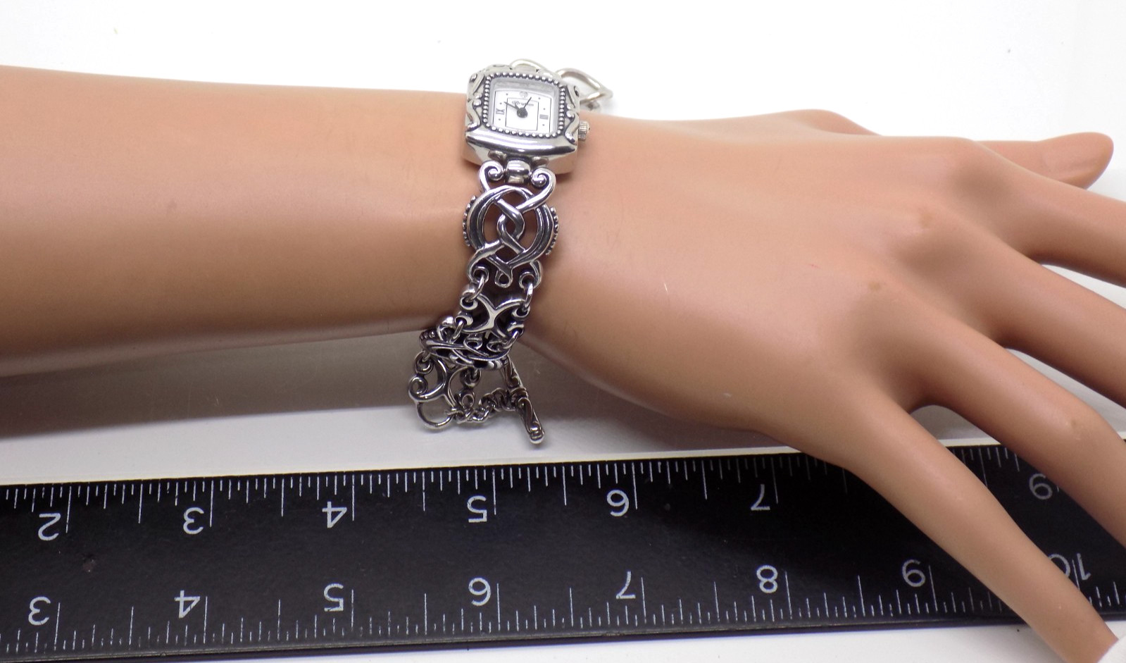 Brighton Santa Rosarita Watch Womens Silver Heart Toggle Bracelet – – 6.5”-7.5”
