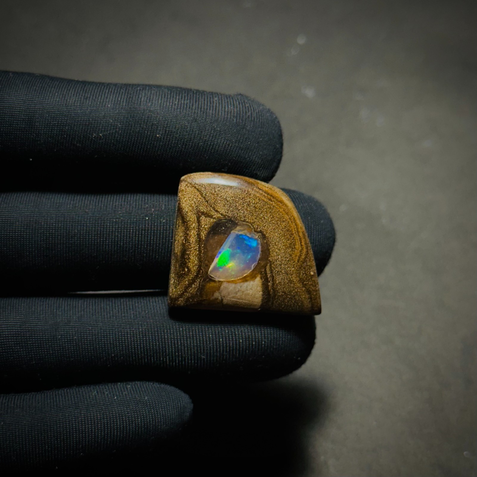 25Cts, Collector Grade Boulder Opal, Hand-Polished Opal, Opal Loose Stone 29×25