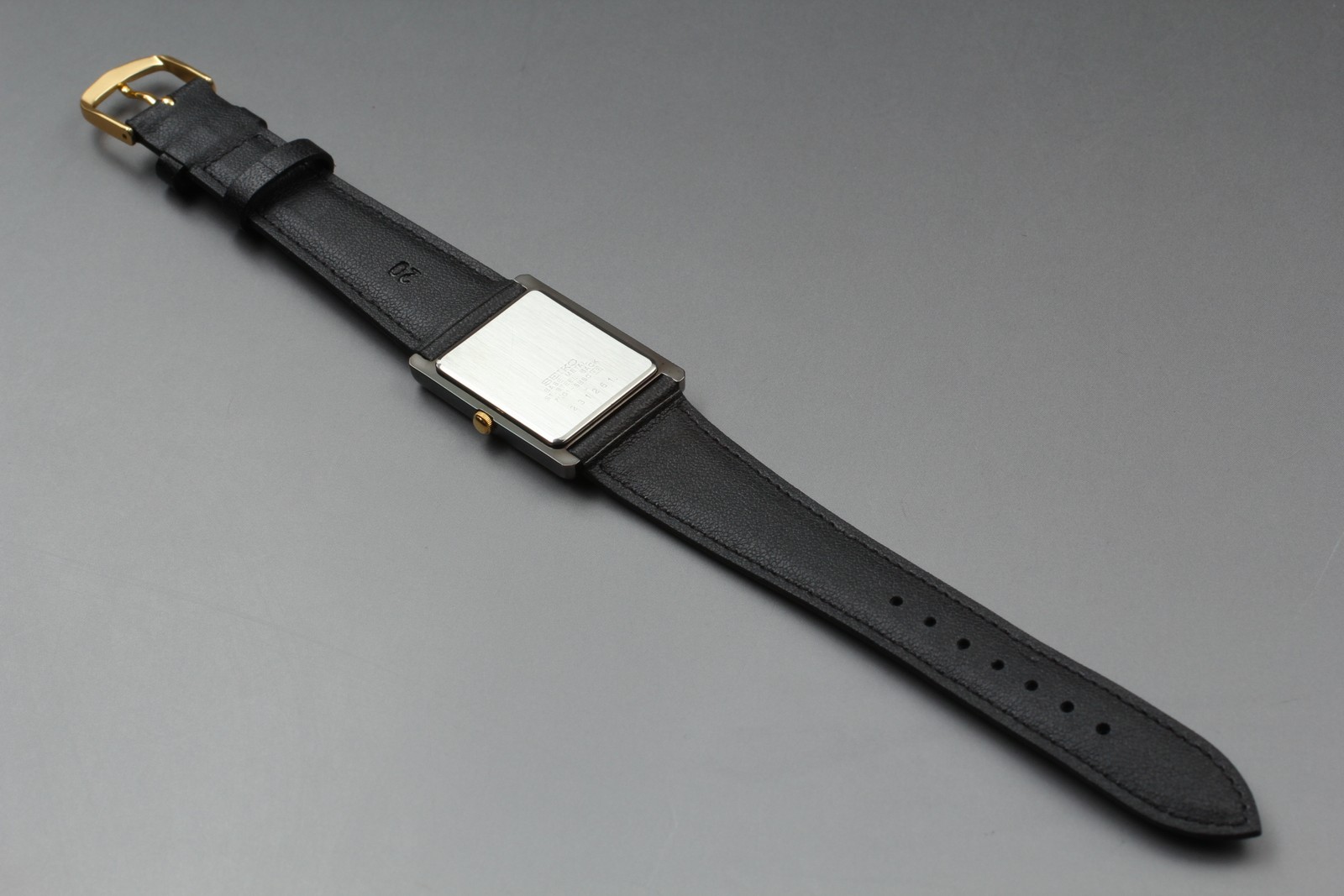 Vintage 1992 N MINT Seiko 7N01-5B50 SFR183P Black Tank Quartz Mens Watch JAPAN