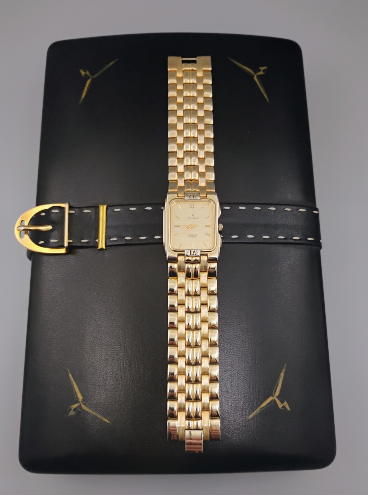 Stunning Vintage Bulova Diamond Quartz Running Mens Watch 3063-5020 AO 18k Gold