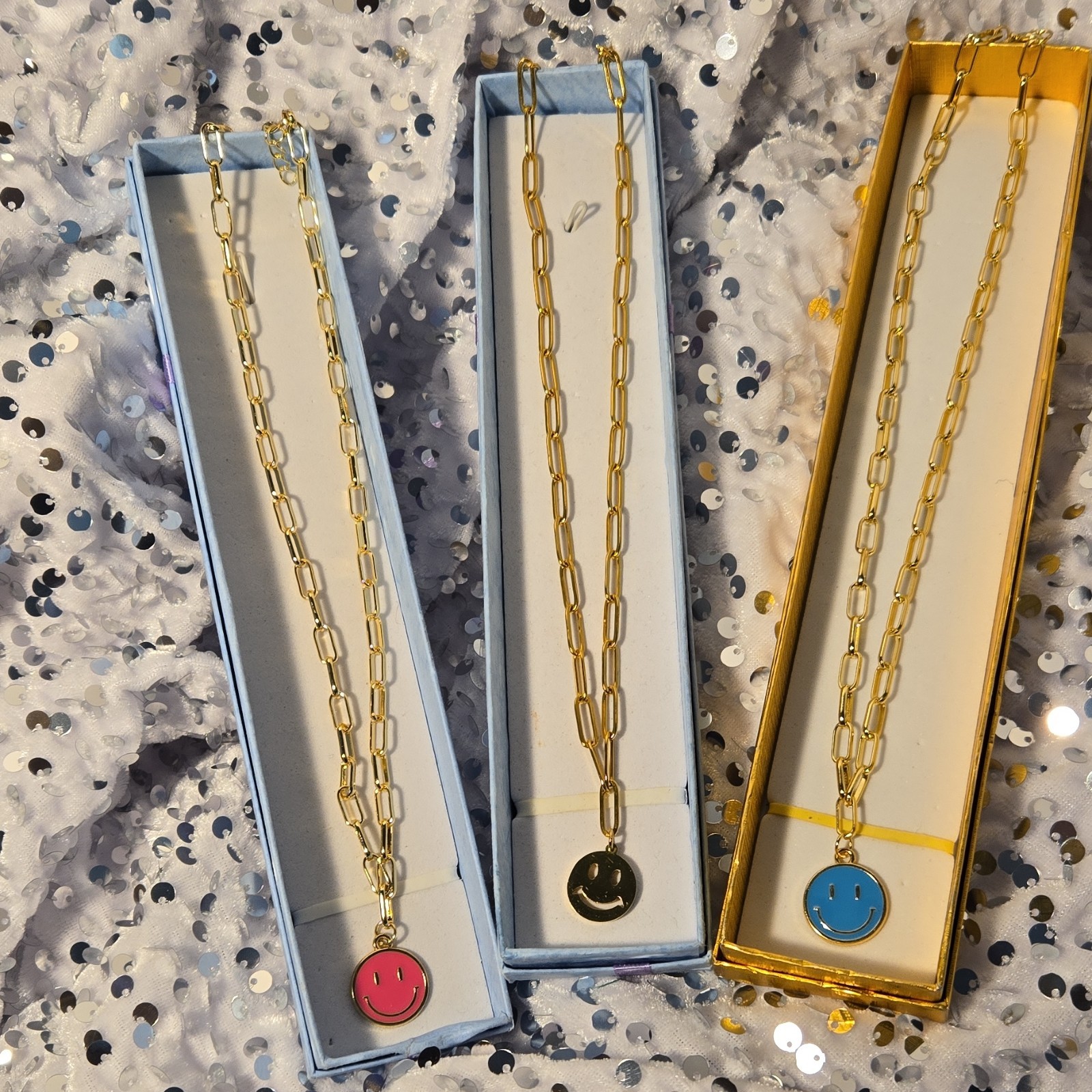 Gold Tone Bar Link Chain Necklace Enamel Round Smiley Charm Pendant