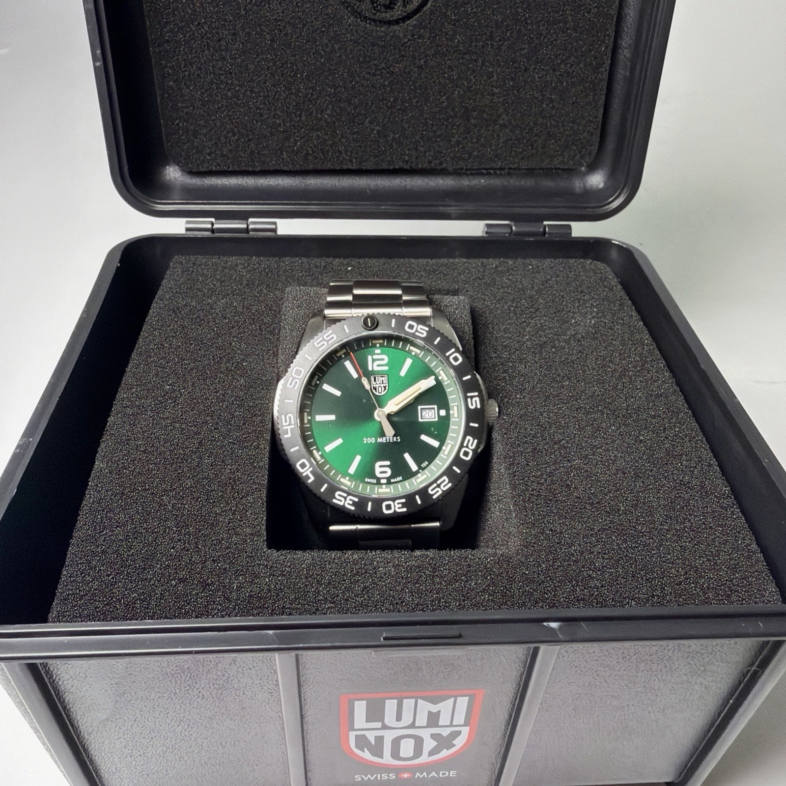 Swiss Luminox XS.3137 Pacific Diver Green Dial Tritium Stainless Mens 44mm Watch