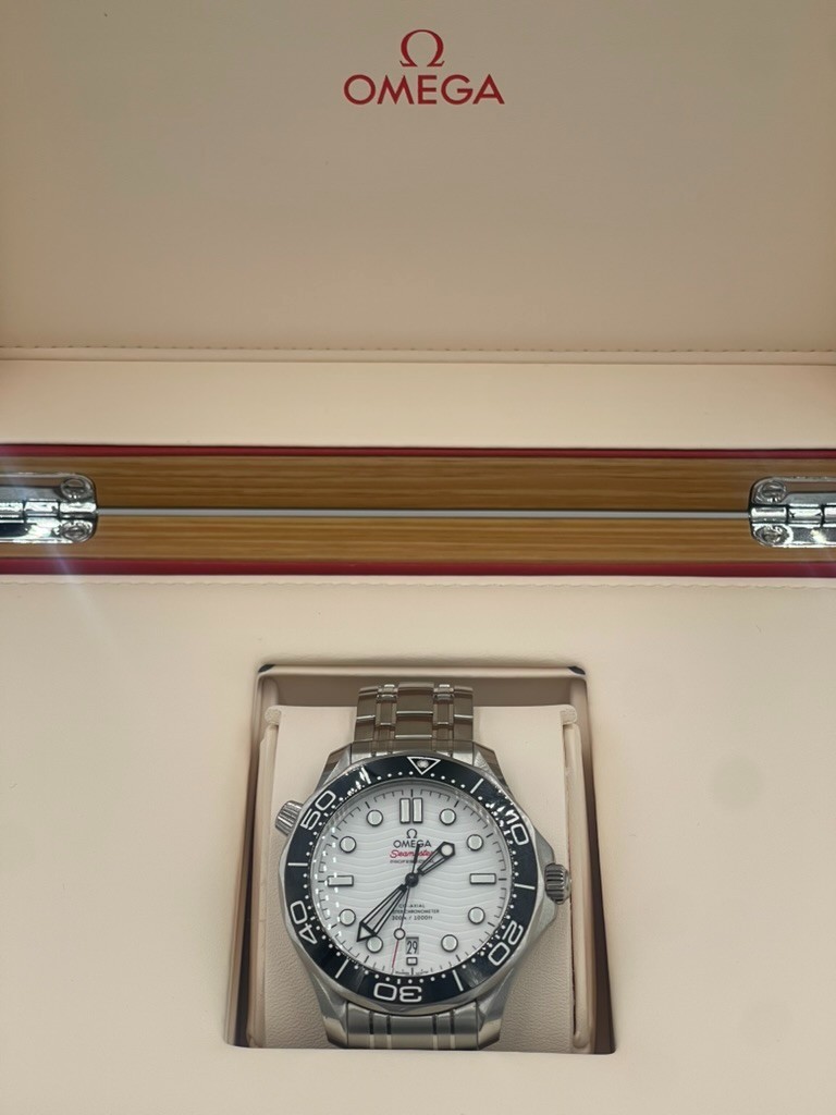 Omega White Dial Seamaster Chronometer Diver 300m 210.30.42.20.04.001 (2024)