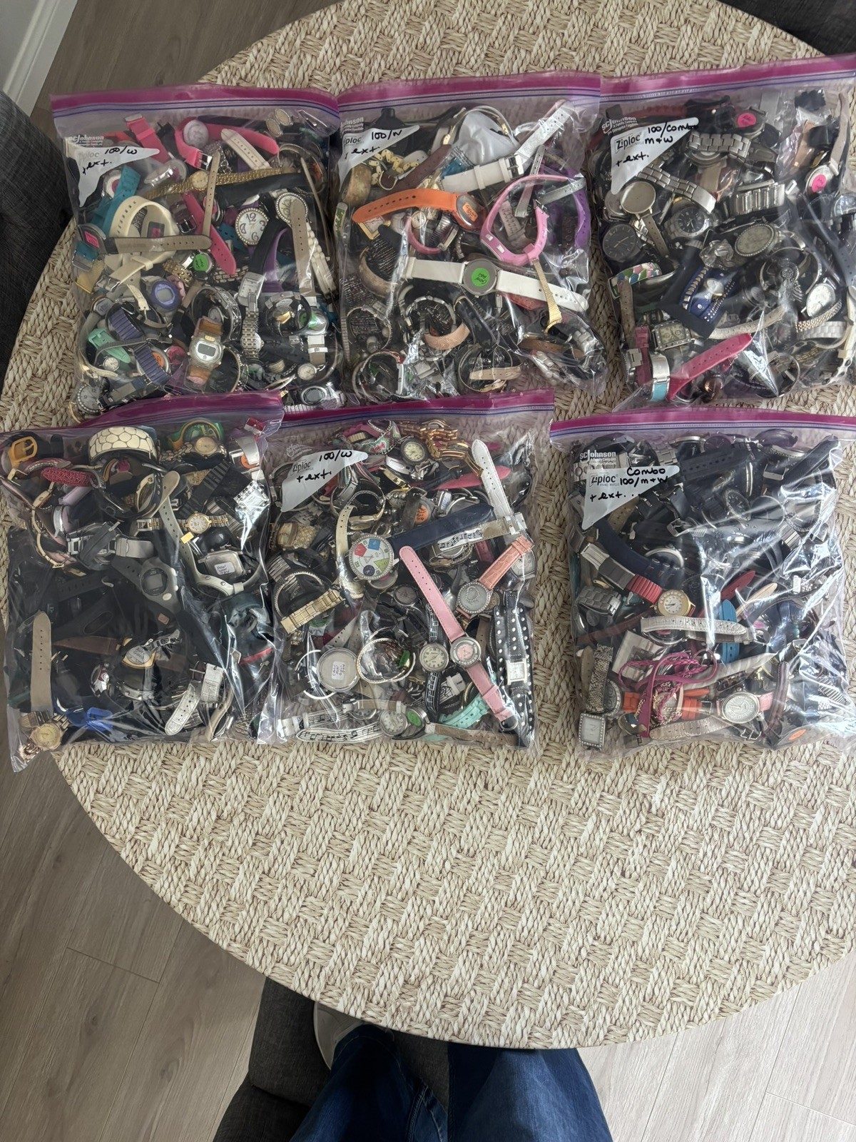 Lot of watches, parts, repair, art, some may only need a battery and/or a band