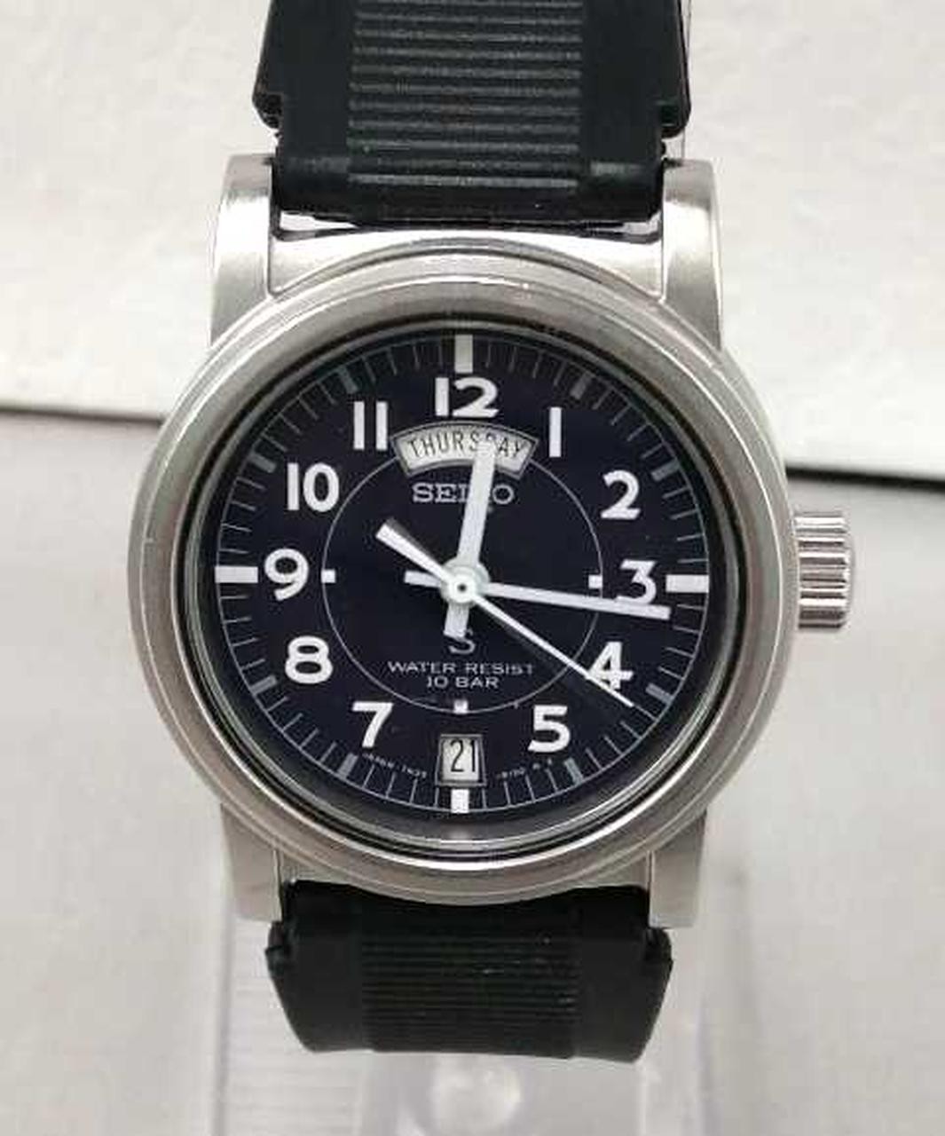 Seiko SUS 7N33-6050 Quartz Day Date Rubber Watch