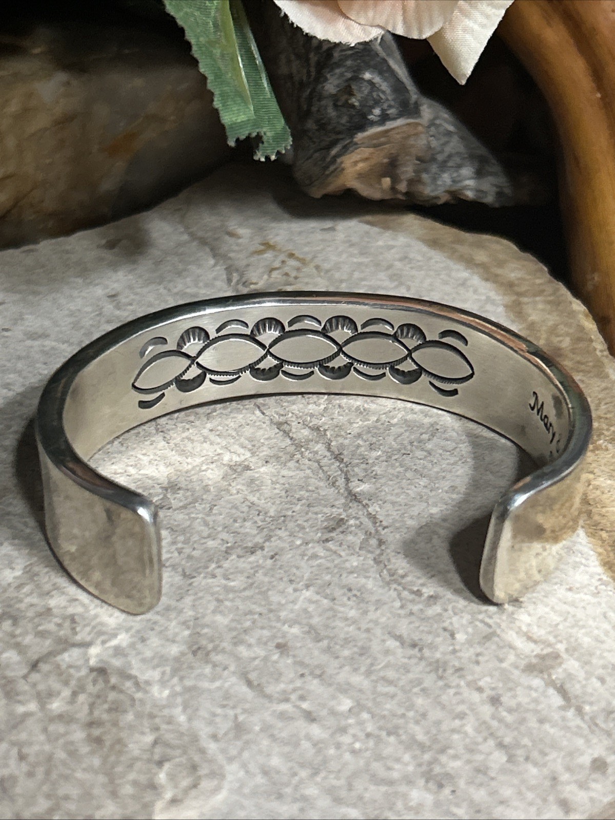 31. Mary & Ken Bill 925 Navajo Patterned 16.6mm wide Cuff bracelet 7 5/8″, 93.9g