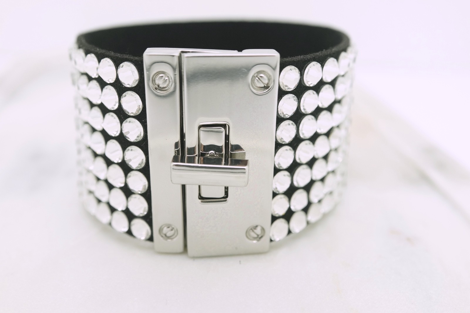 Turn Lock Bling Black Bracelet Silver Plated NEW