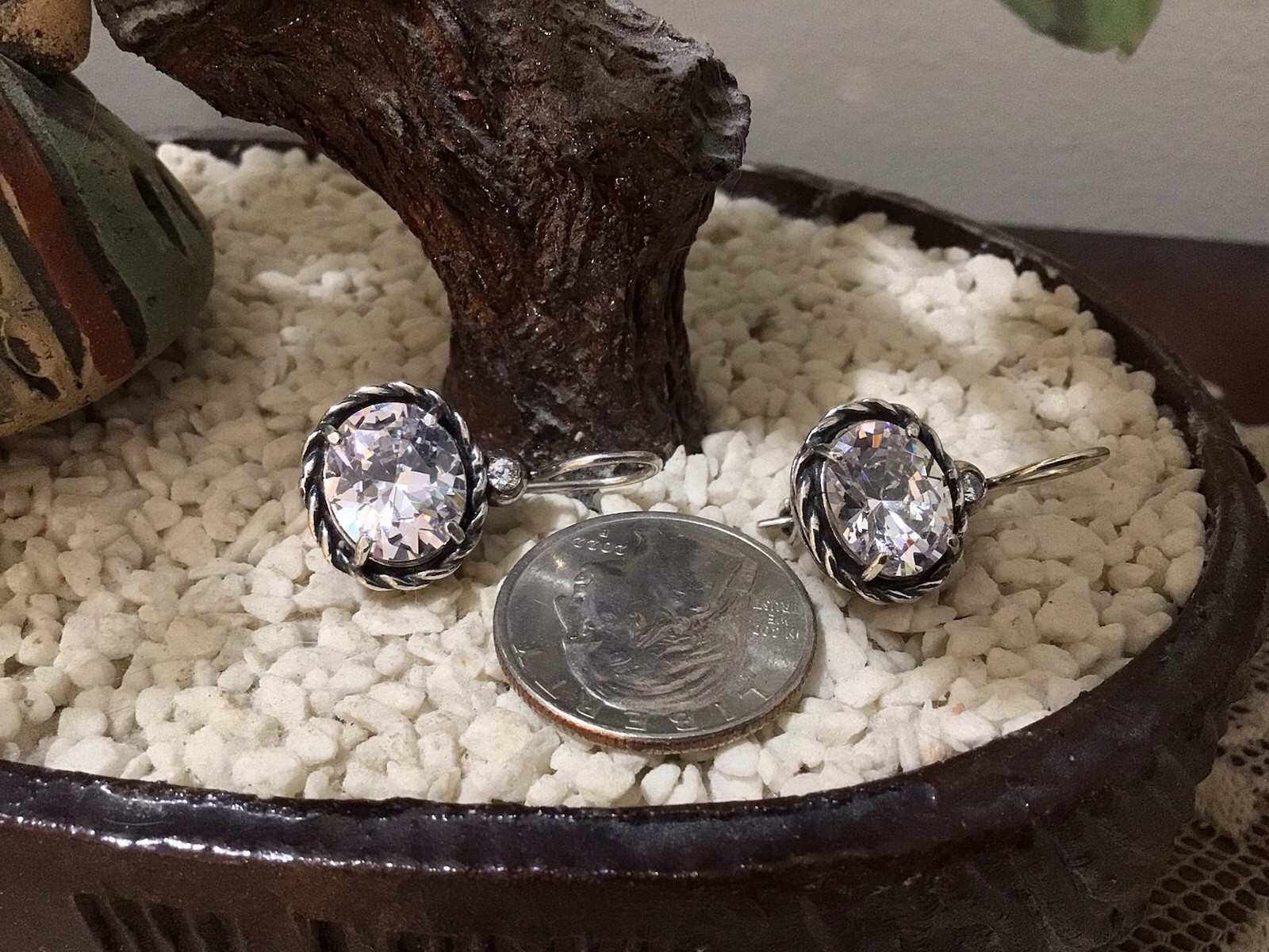 Didae Israel 925 Sterling Silver Oval Cubic Zirconia Clasp Hook Earrings EUC