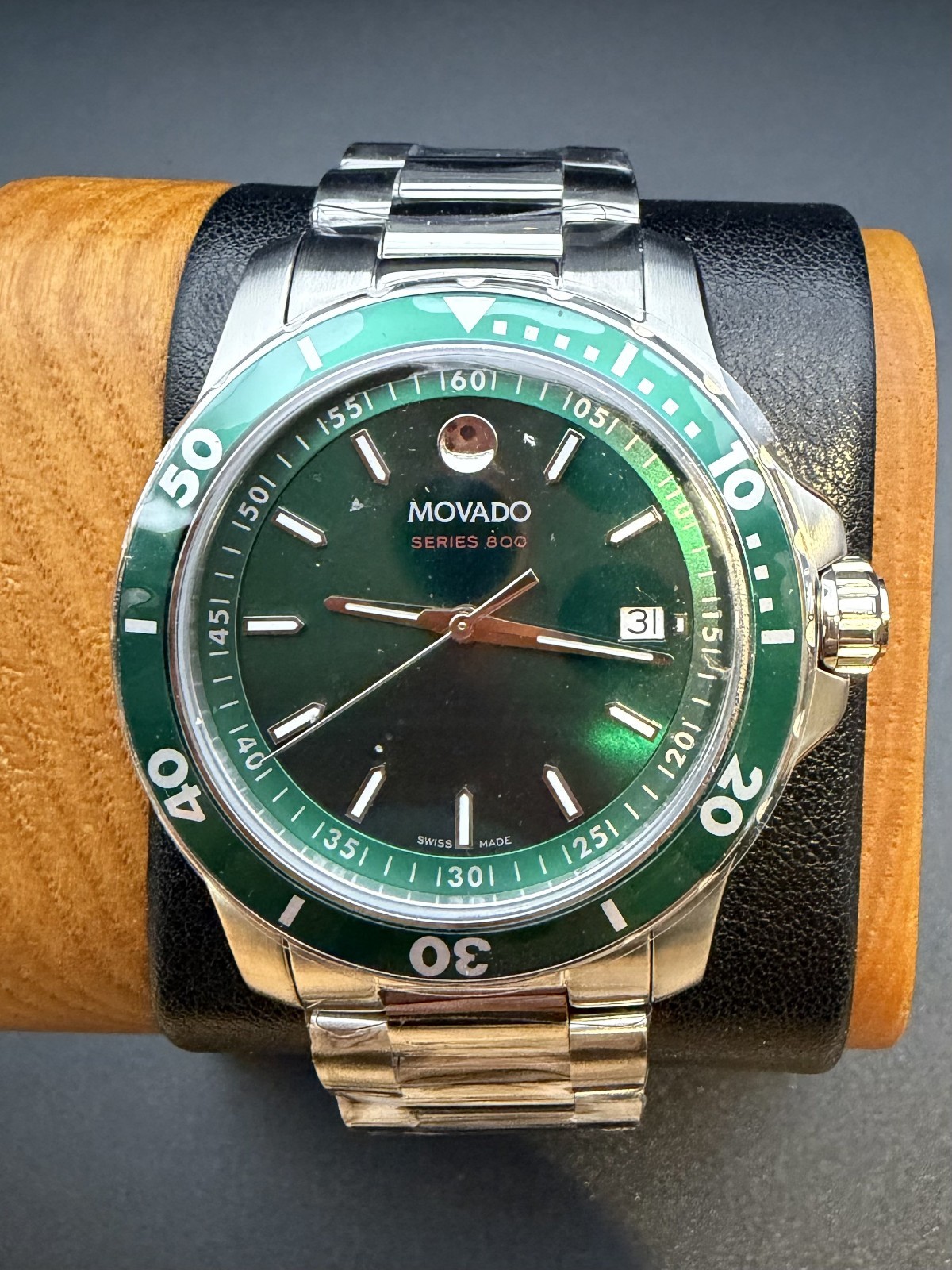 MOVADO Series 800 Green Dial Green Bezel 40mm Men’s Quartz Watch Model: #2600136